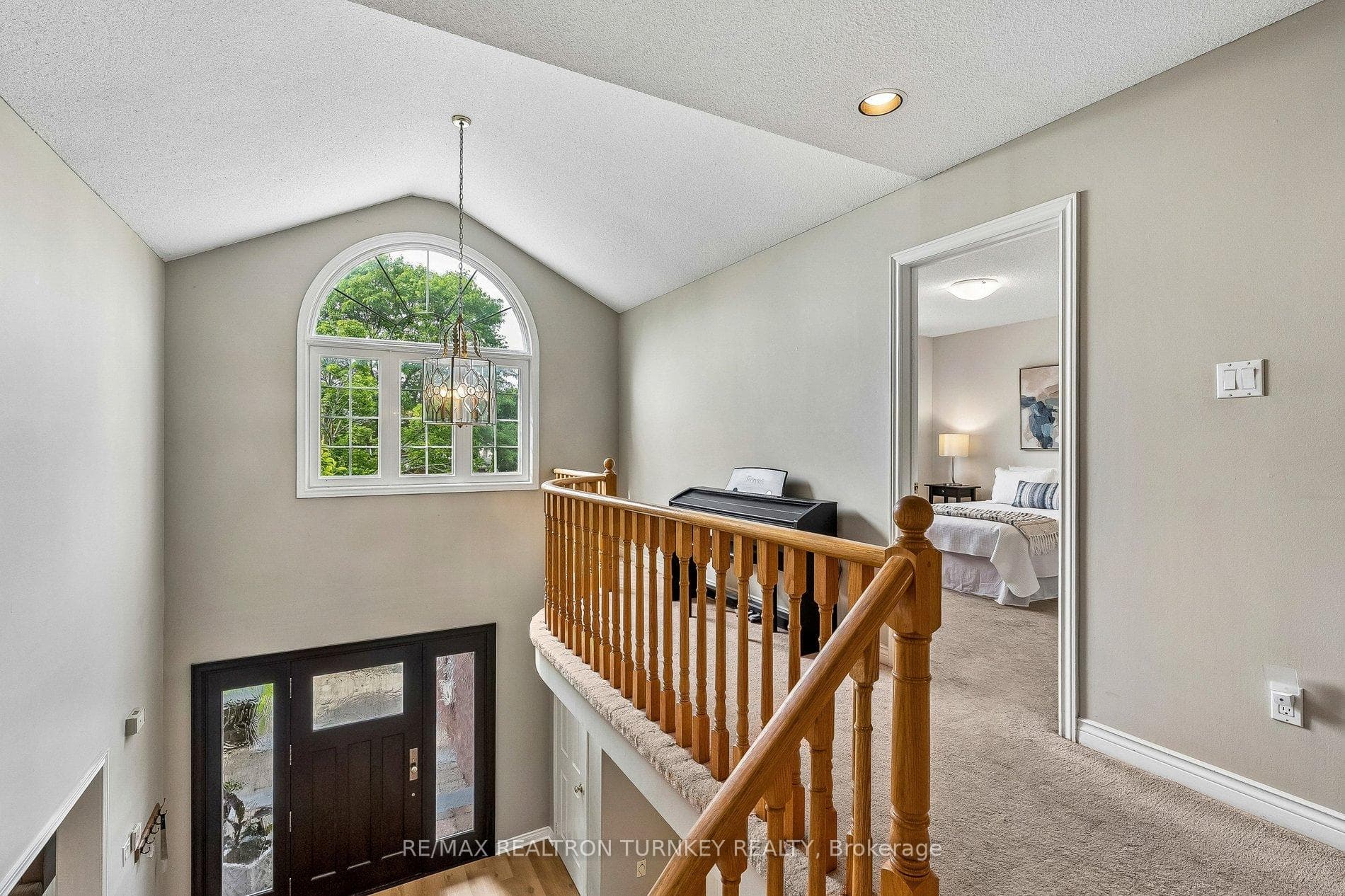 Grand Entrance with 2 Storey Cathedral Ceilings