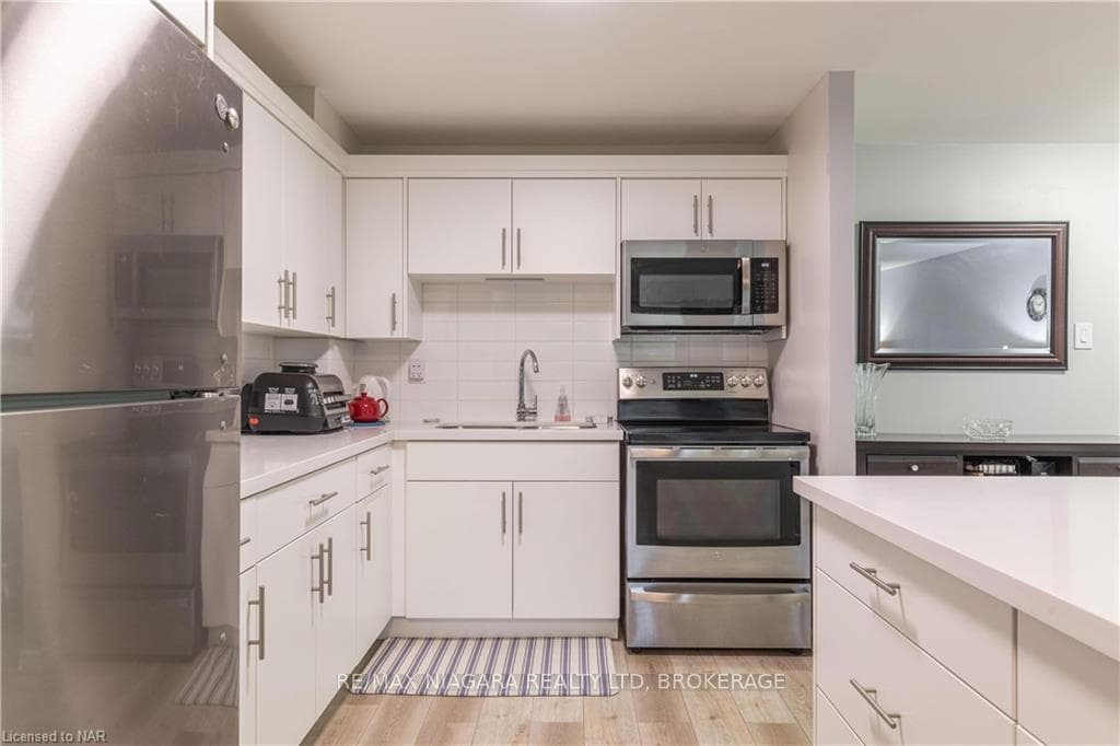 242 Oakdale Avenue Unit 216 photo 4