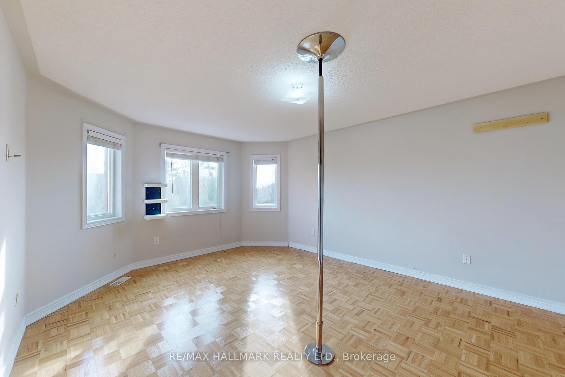 93 Bathurst Glen Drive photo 13