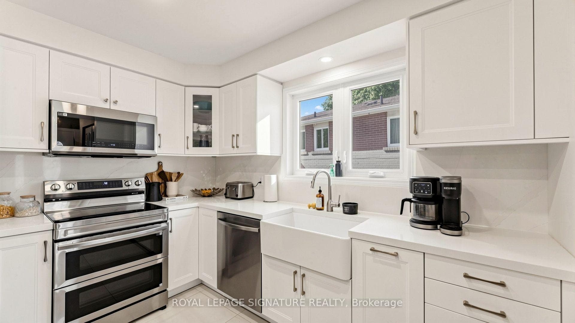 134 Oakmeadow Boulevard photo 6