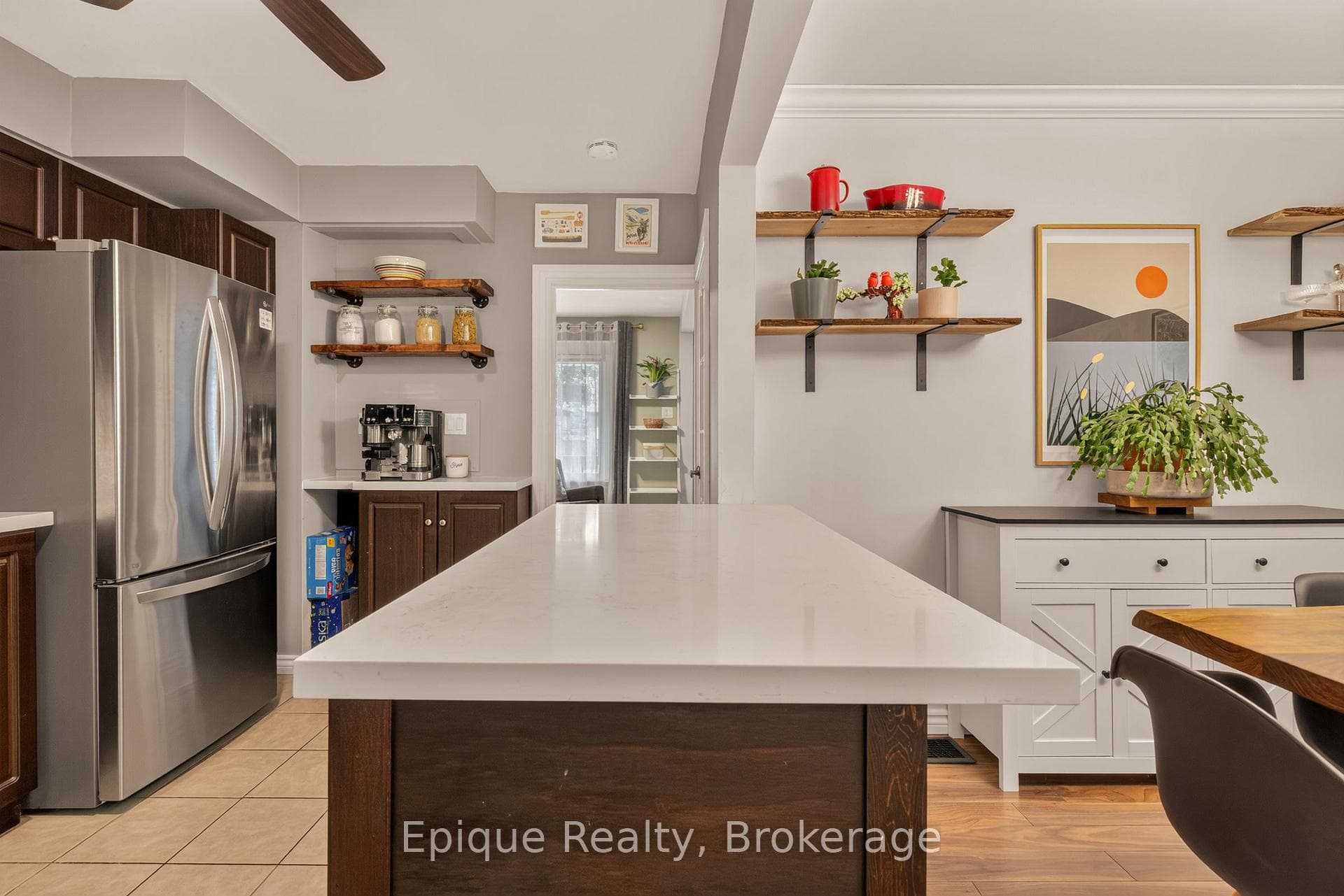 93 Graham Avenue photo 16