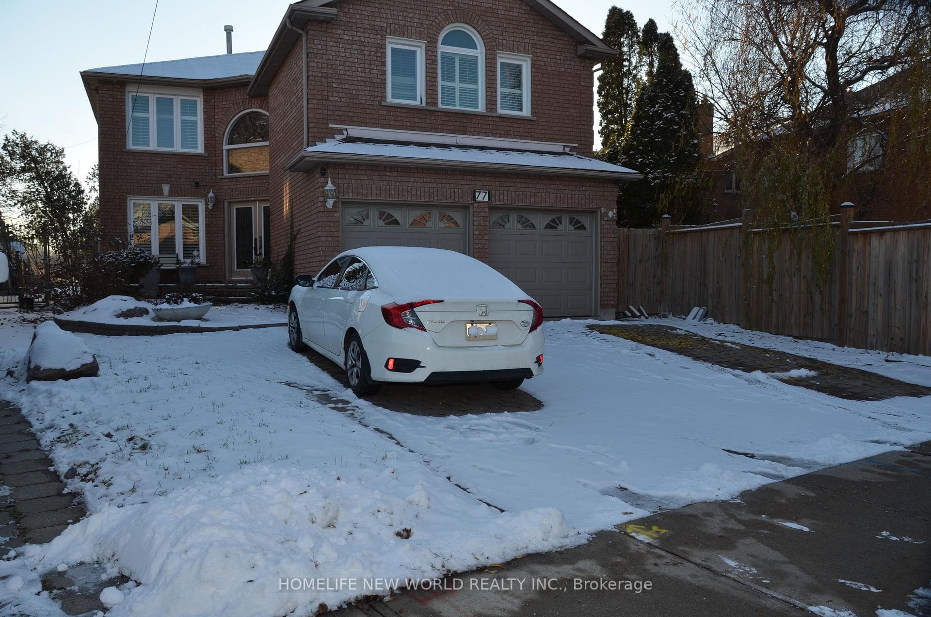 77 Nadia Avenue photo 1