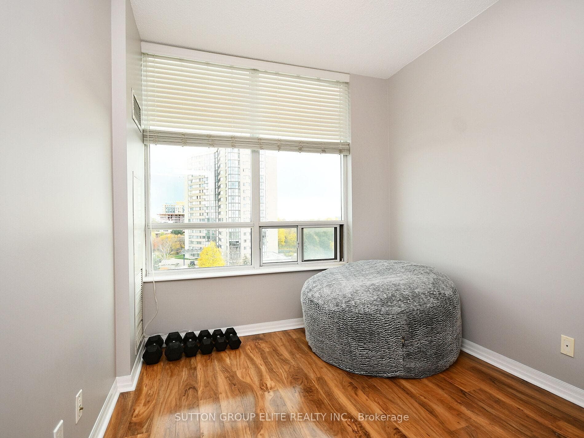 1359 Rathburn Road Unit 609 photo 18