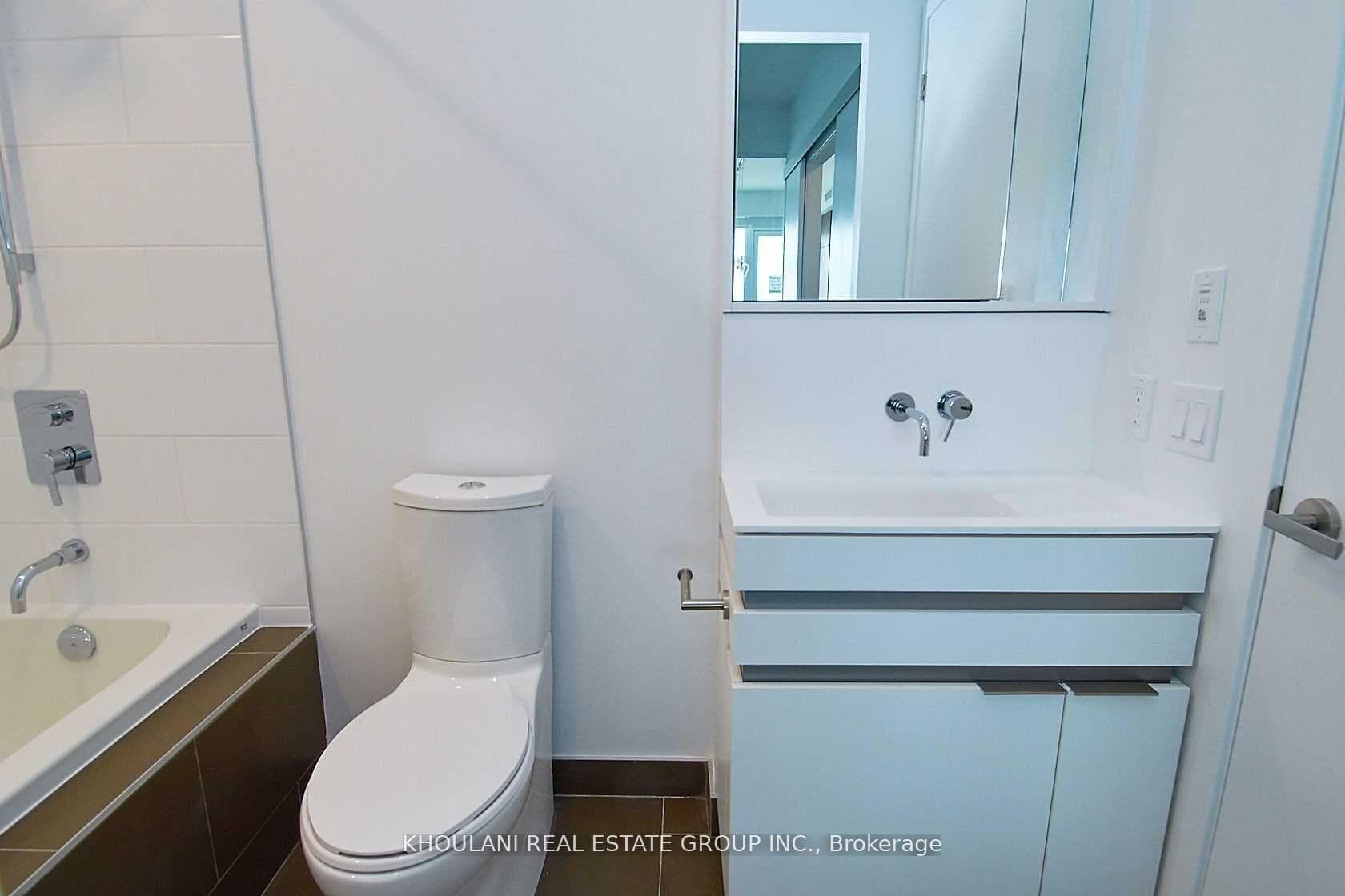 197 Yonge Street Unit 2311 photo 16