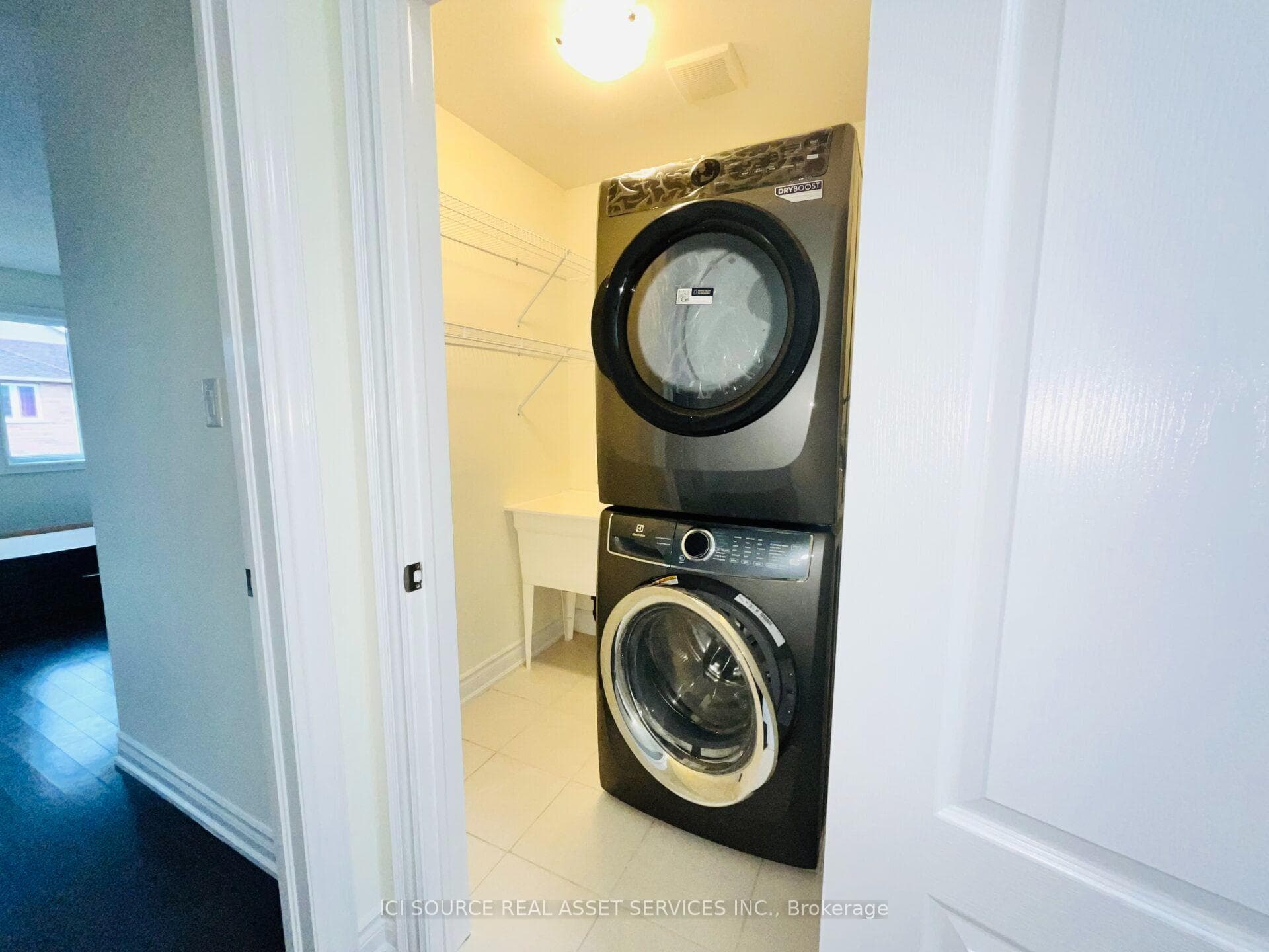 259 William Forster Road photo 21