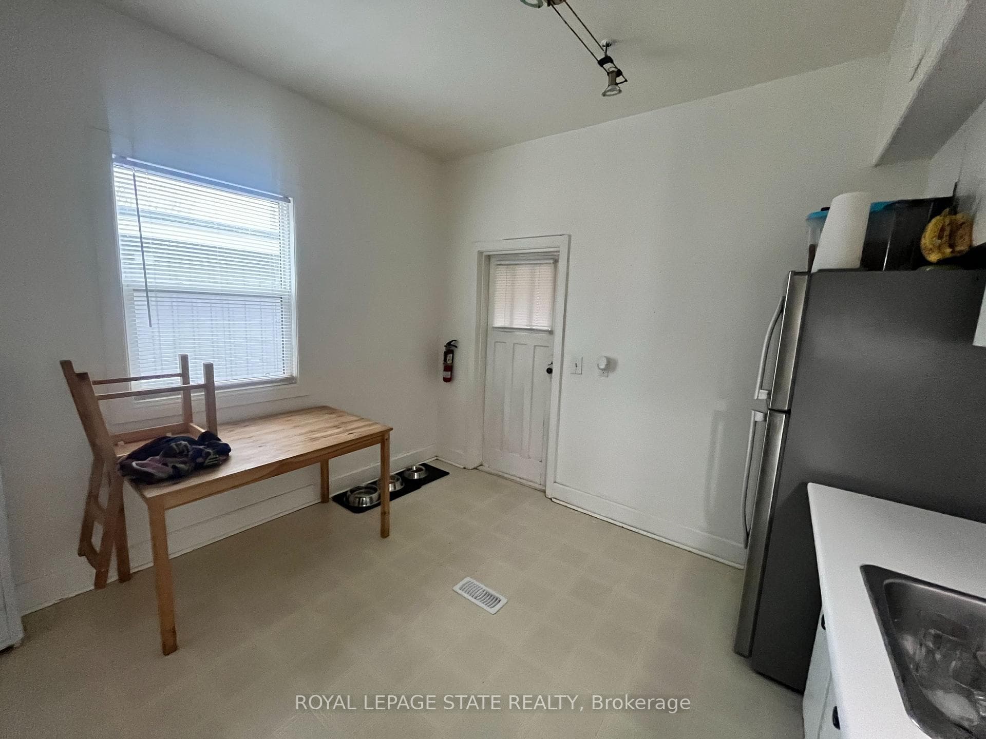 341 Hughson Street photo 4