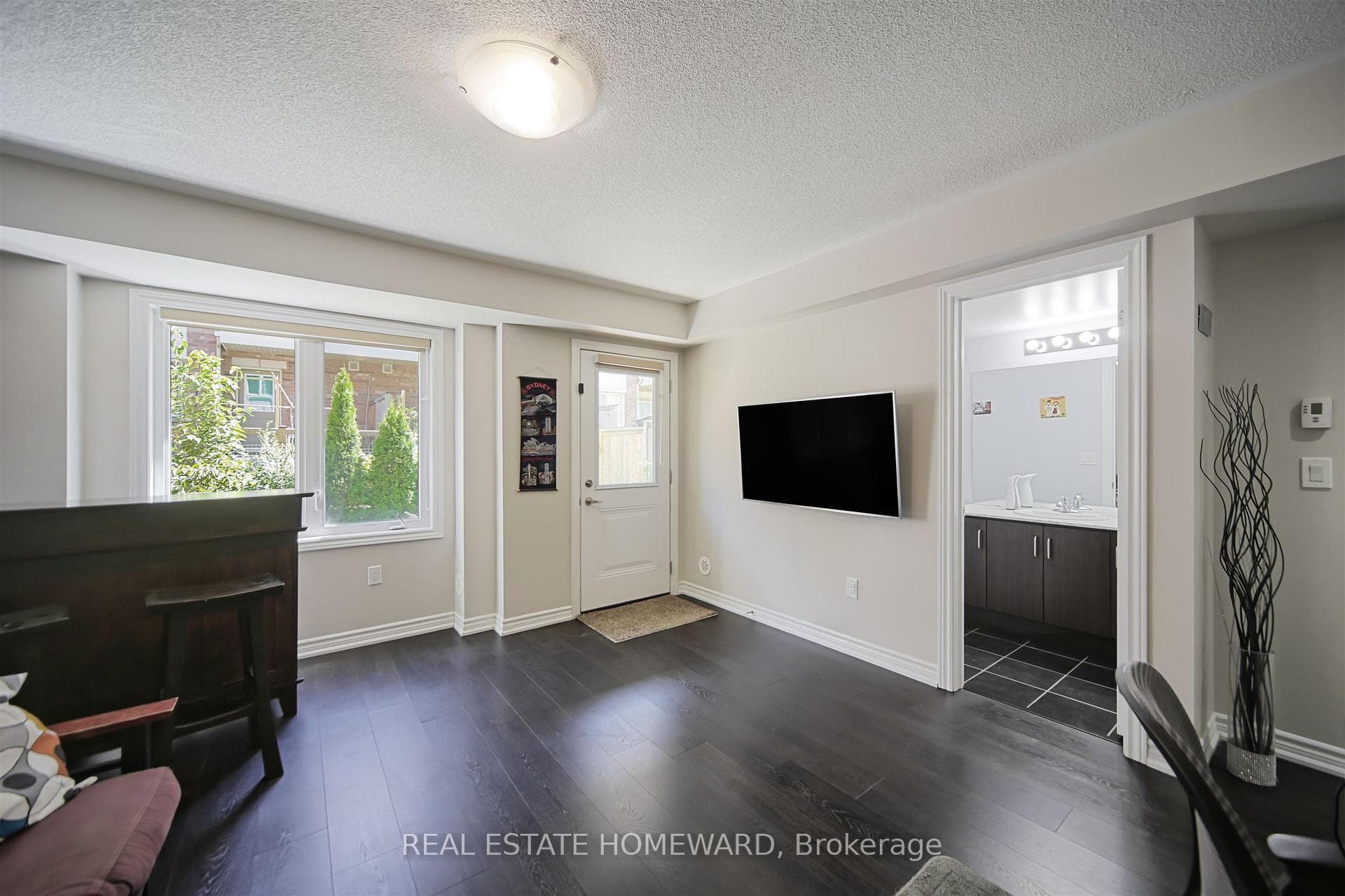 55 Antibes Drive photo 32