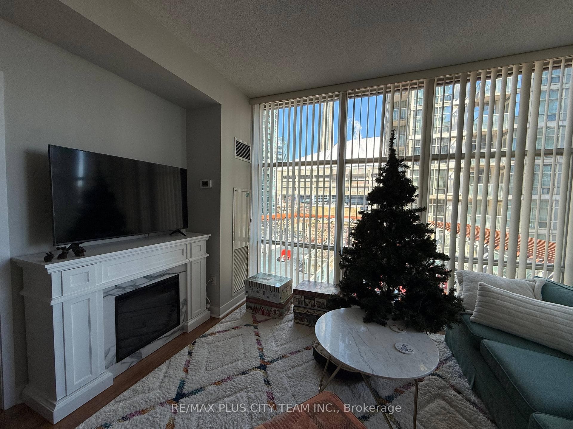 9 Spadina Avenue Unit 516 photo 4