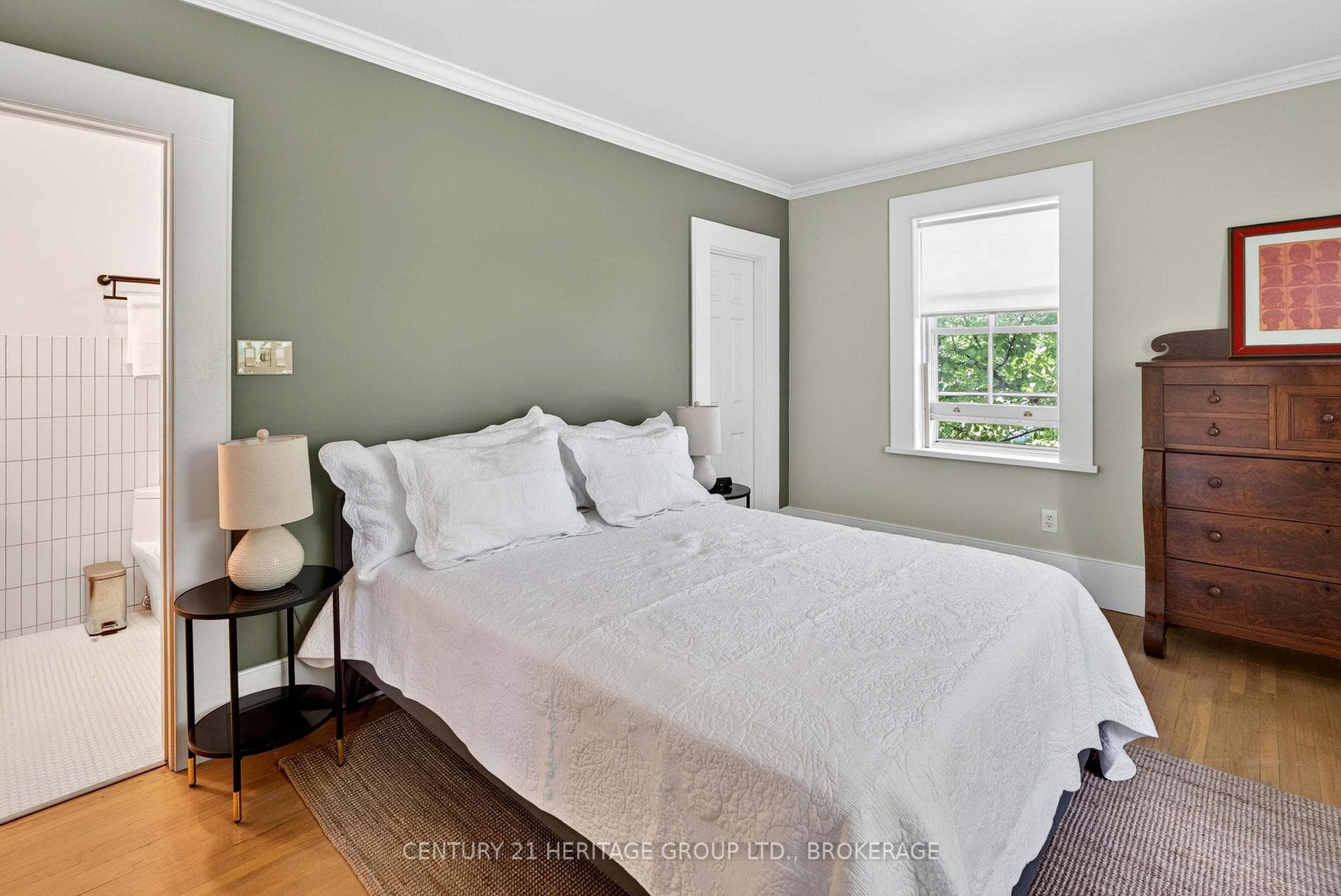 136 Old Danforth Road photo 33