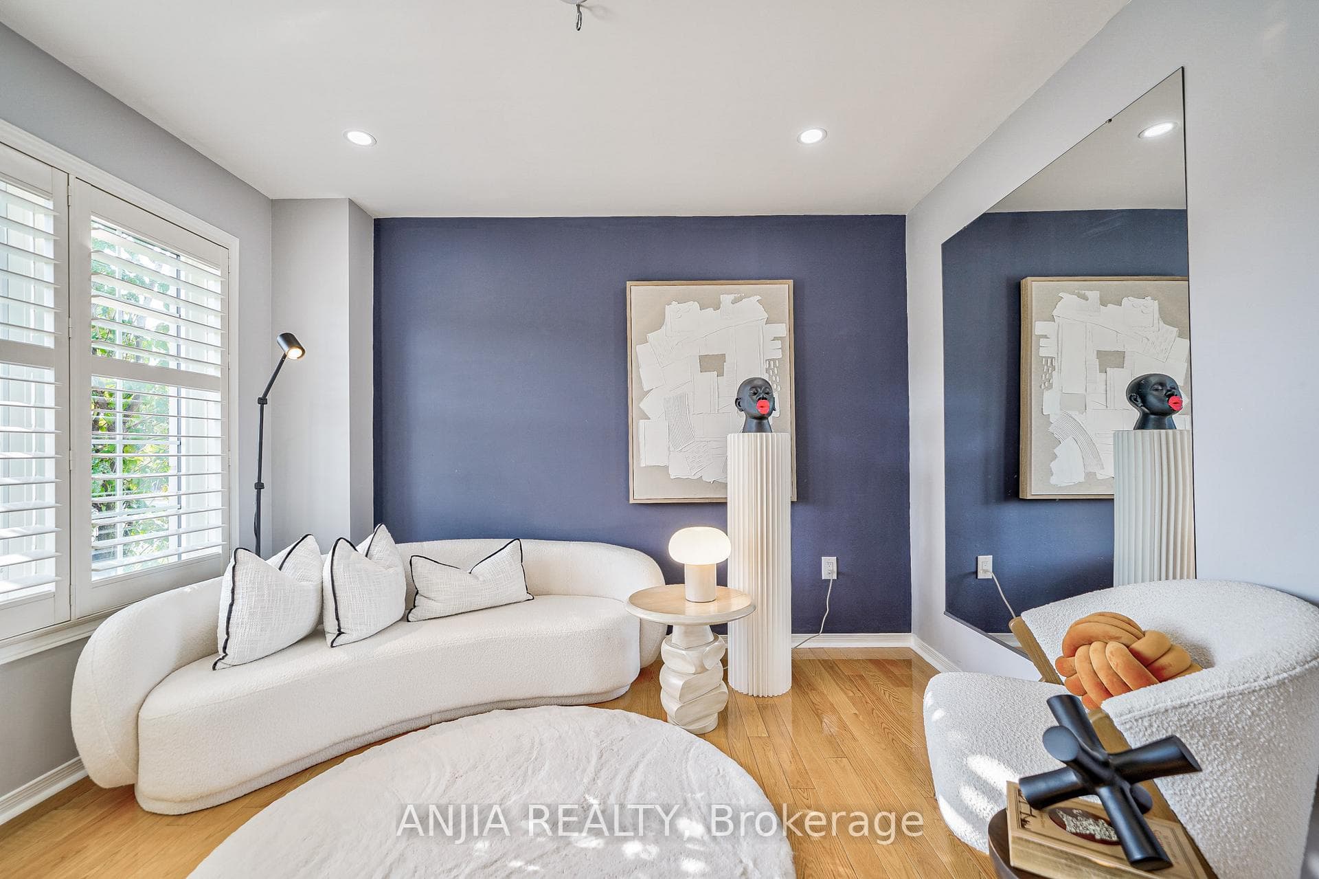 60 Thoroughbred Way photo 8