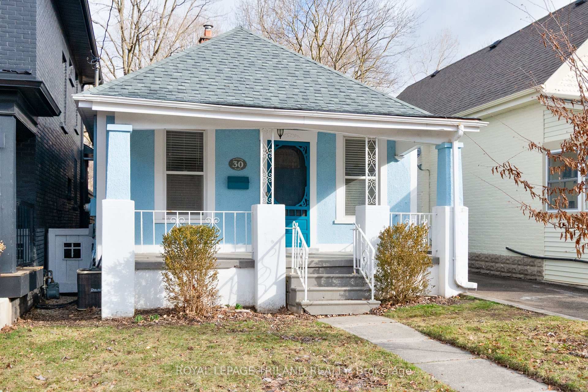 30 Elmwood Place photo 3