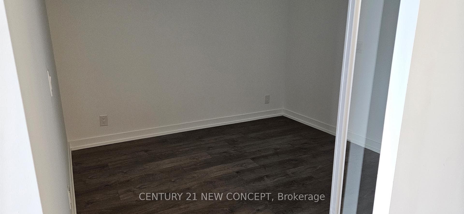 270 Dufferin Street Unit 1124 photo 10