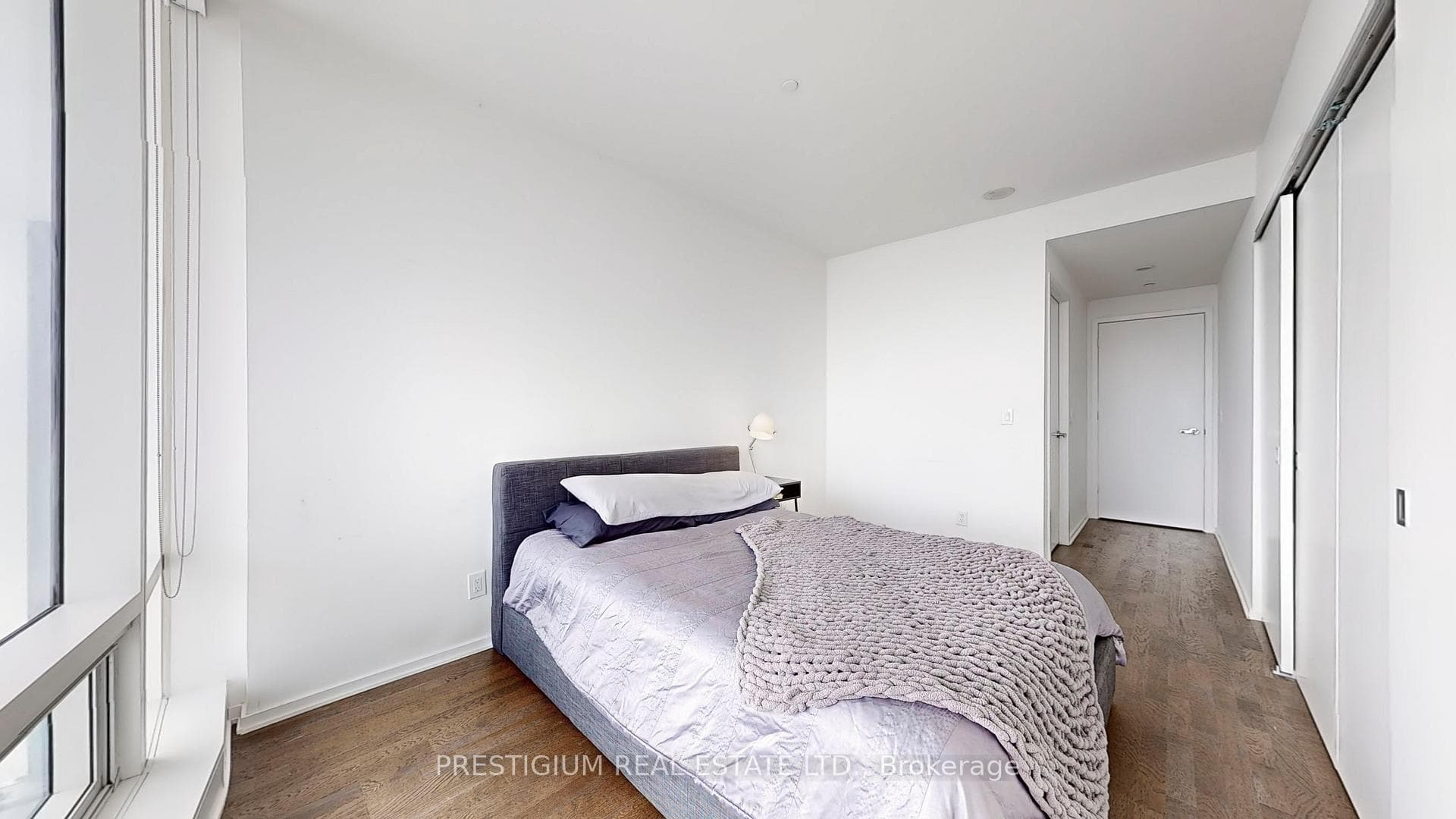 1 Bloor Street Unit 4204 photo 18