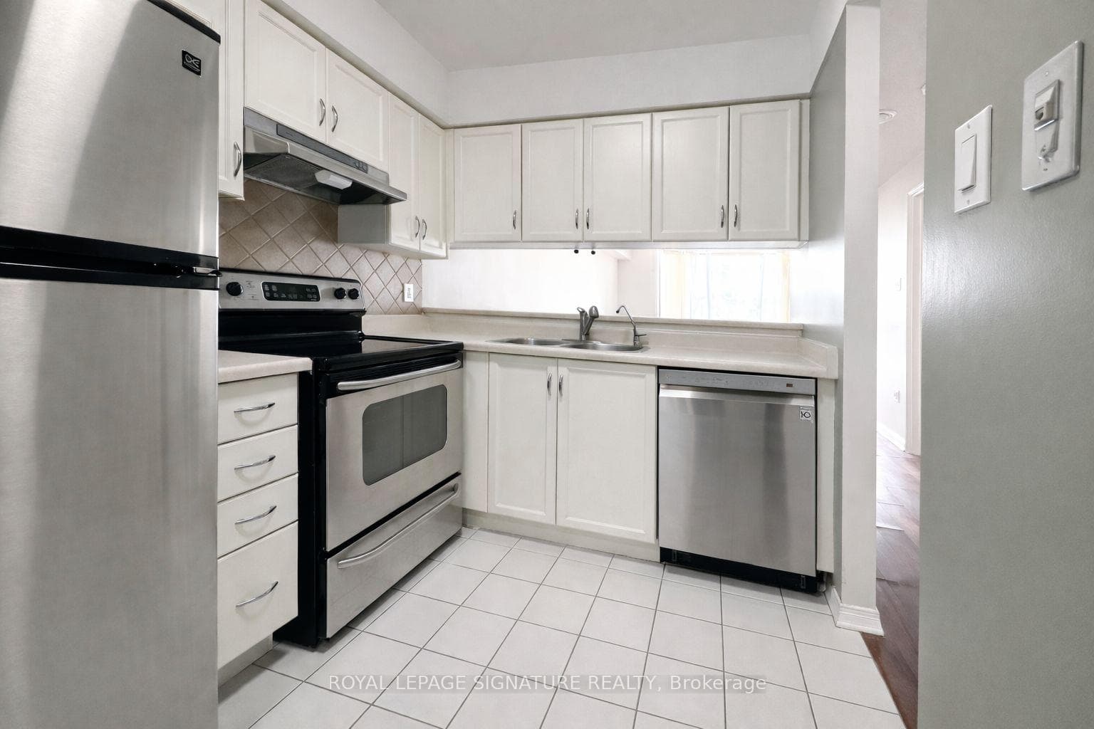 309 Major Mackenzie Drive Unit 501 photo 10