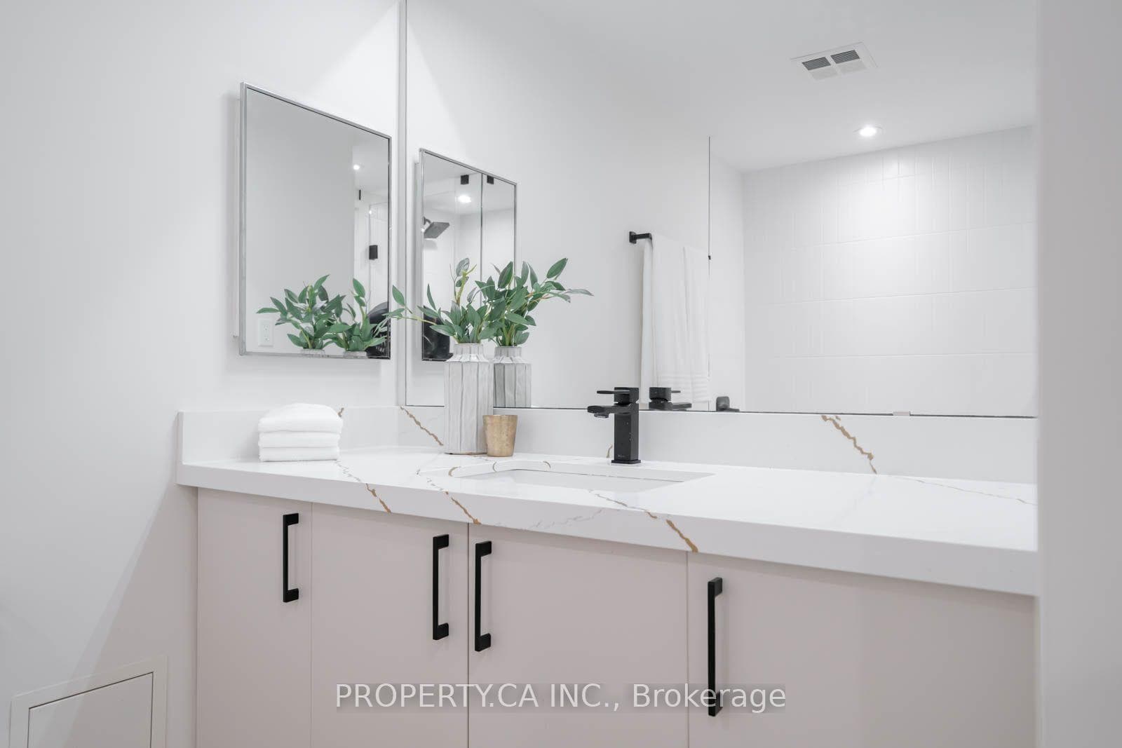 77 Harbour Square Unit 1111 photo 18