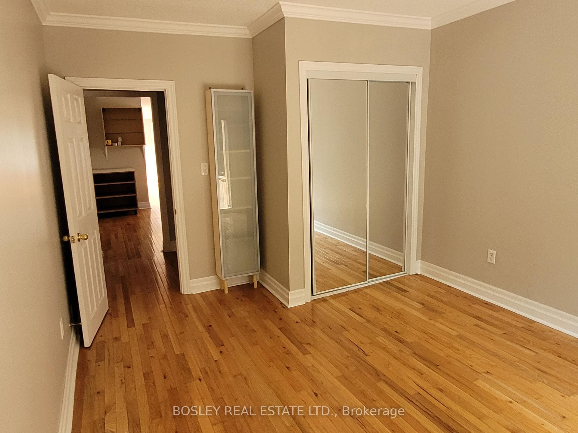 71 Rockcliffe Boulevard photo 12