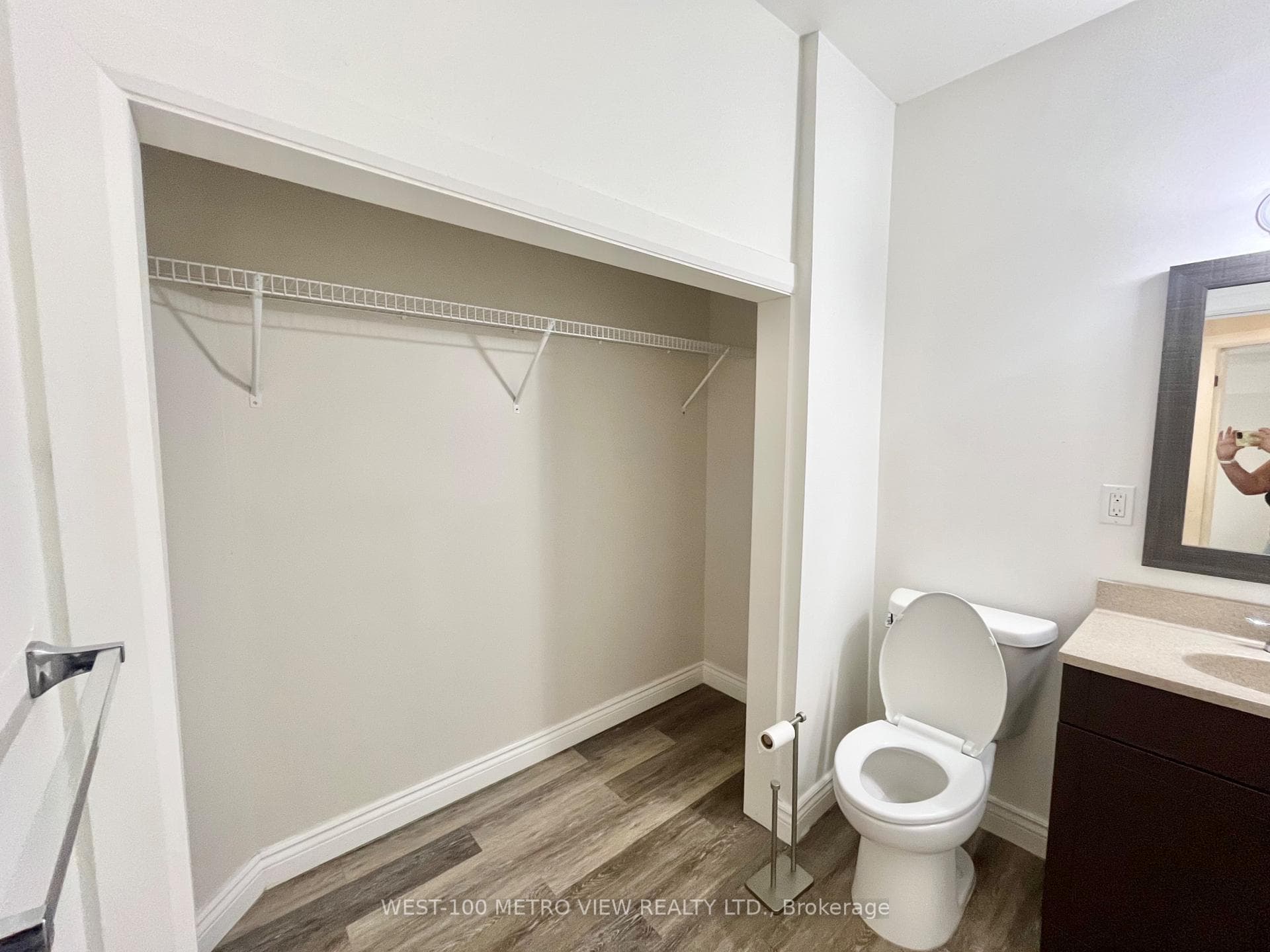 1321 Dundas Street Unit 3rd Fl photo 13