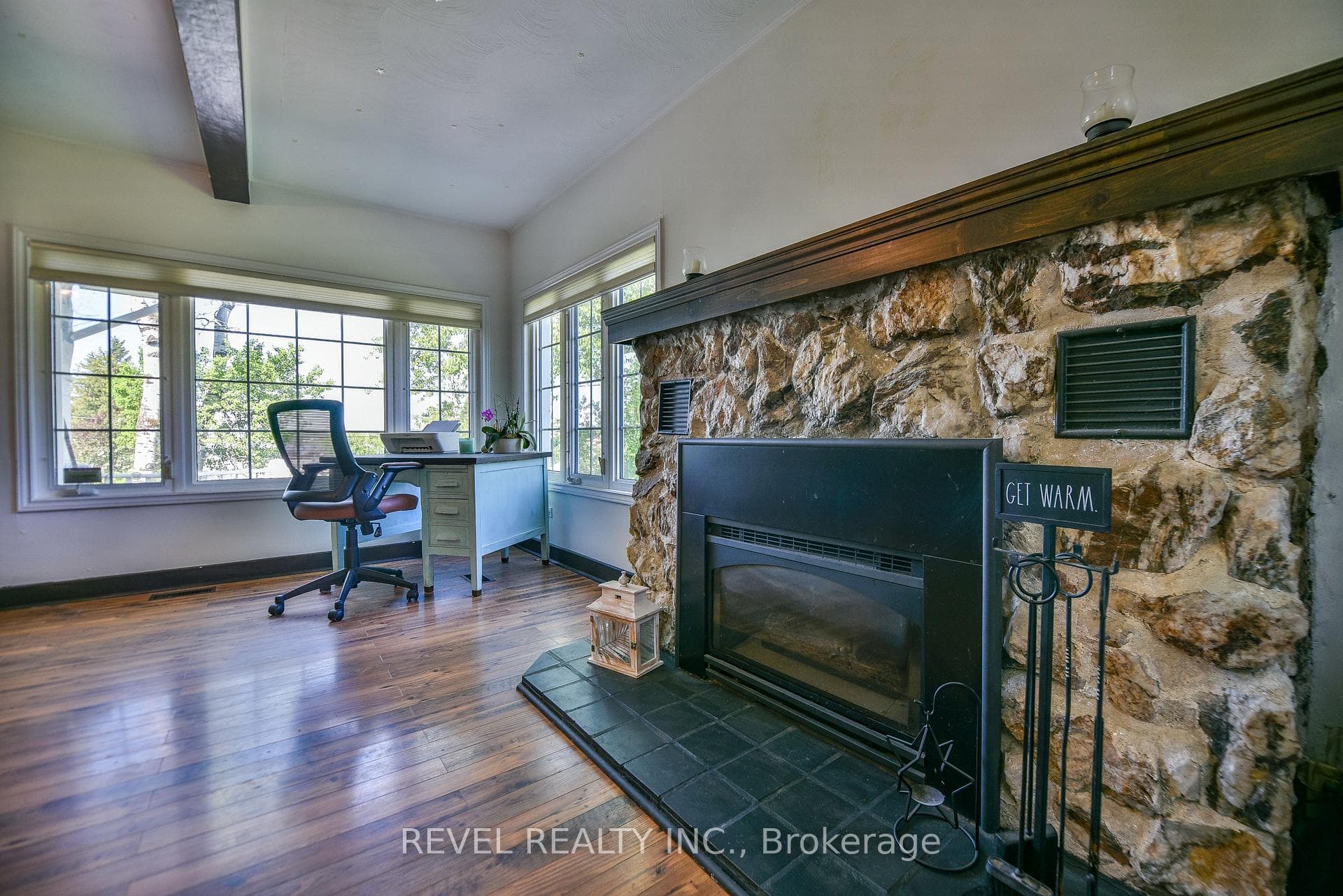 203 Dixon Street photo 11