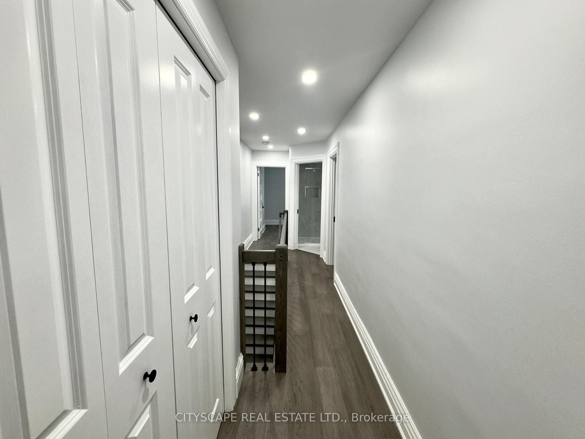 476 Lansdowne Avenue photo 11