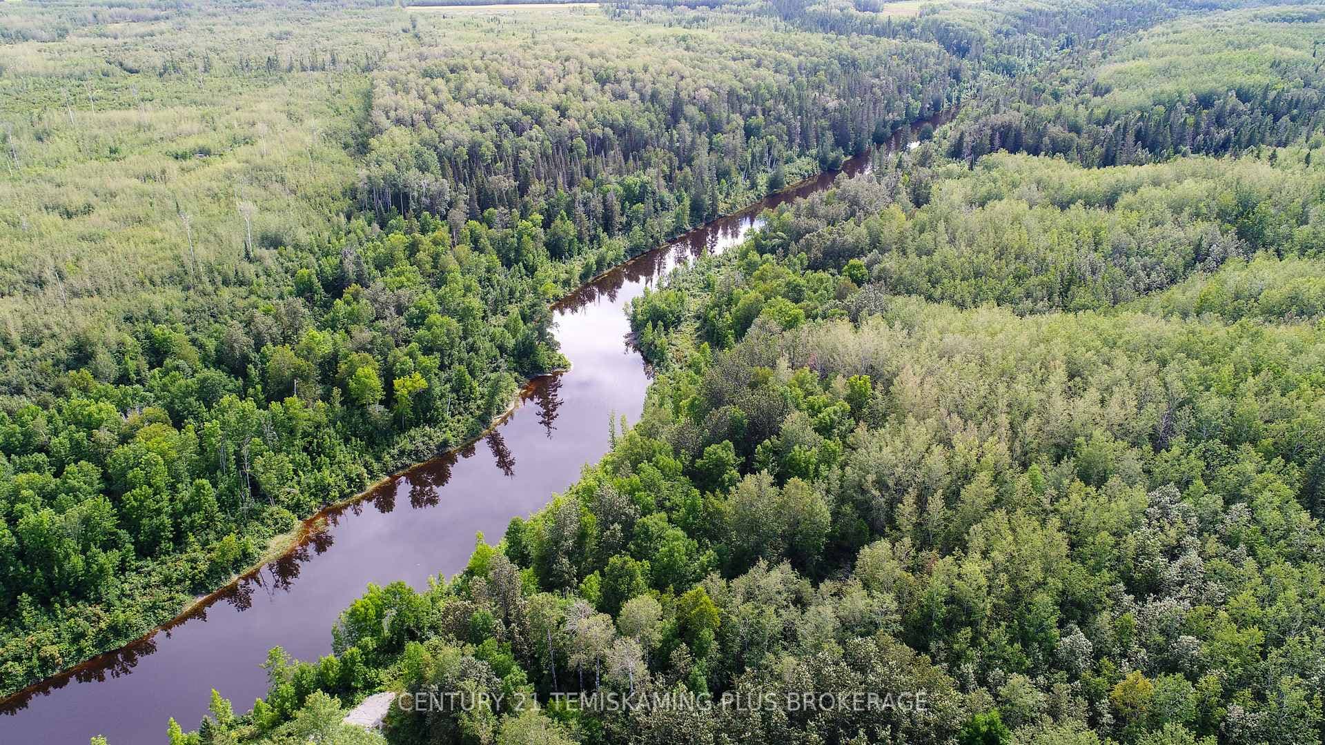 LT6C4 Spruce Grove Road photo 1