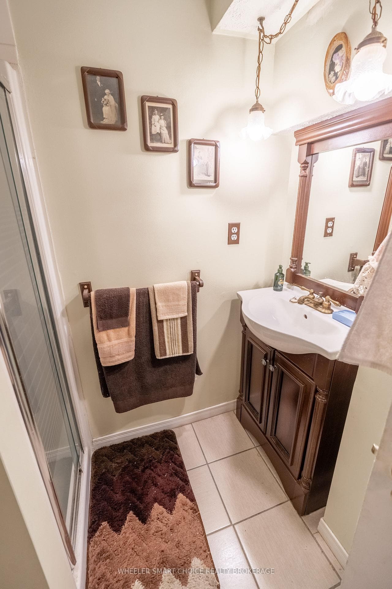 542 Anthony Street photo 16