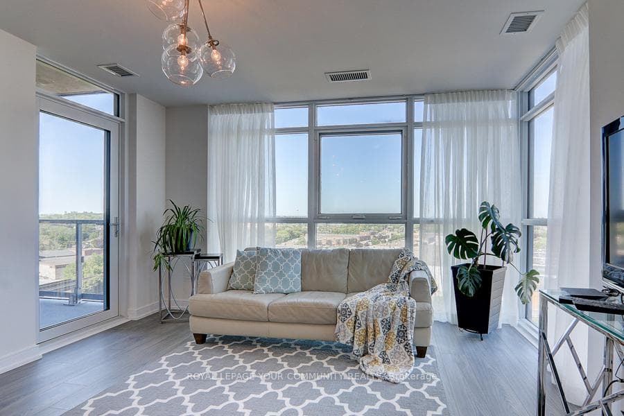 225 Village Green Square Unit 1010 photo 3