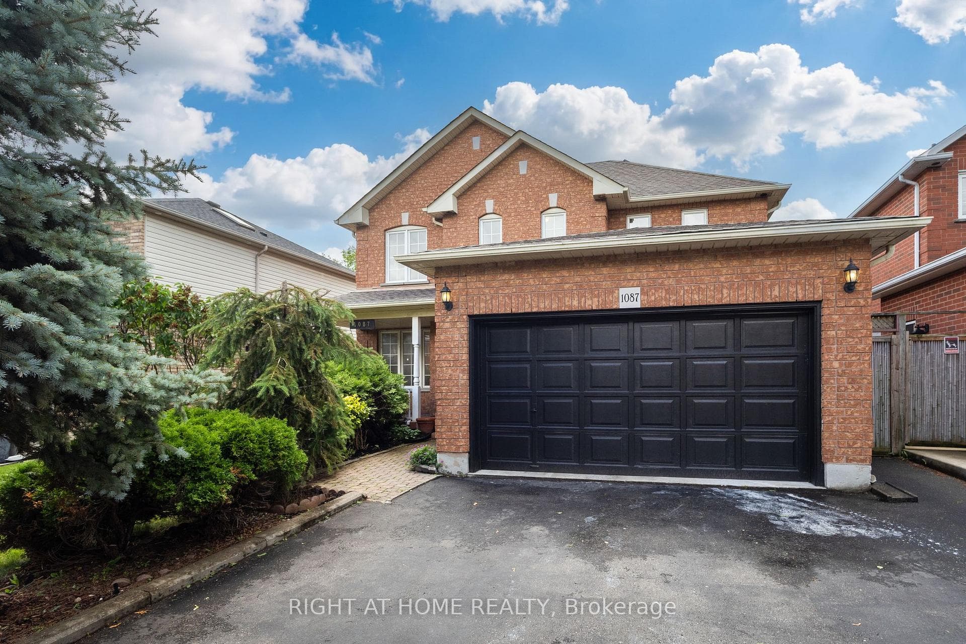 1087 Augustus Drive photo 4