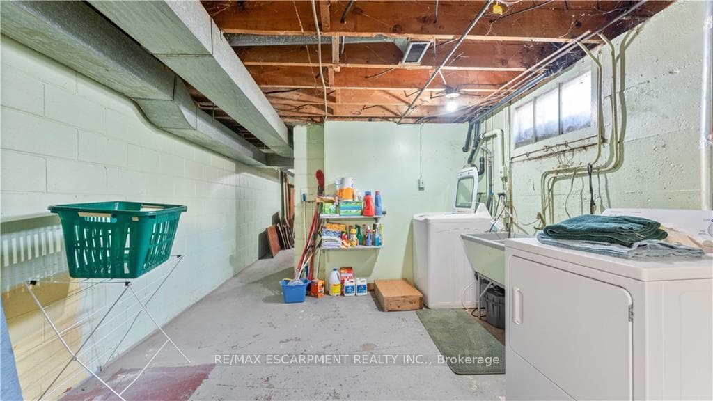 12 Willowdale Street photo 17