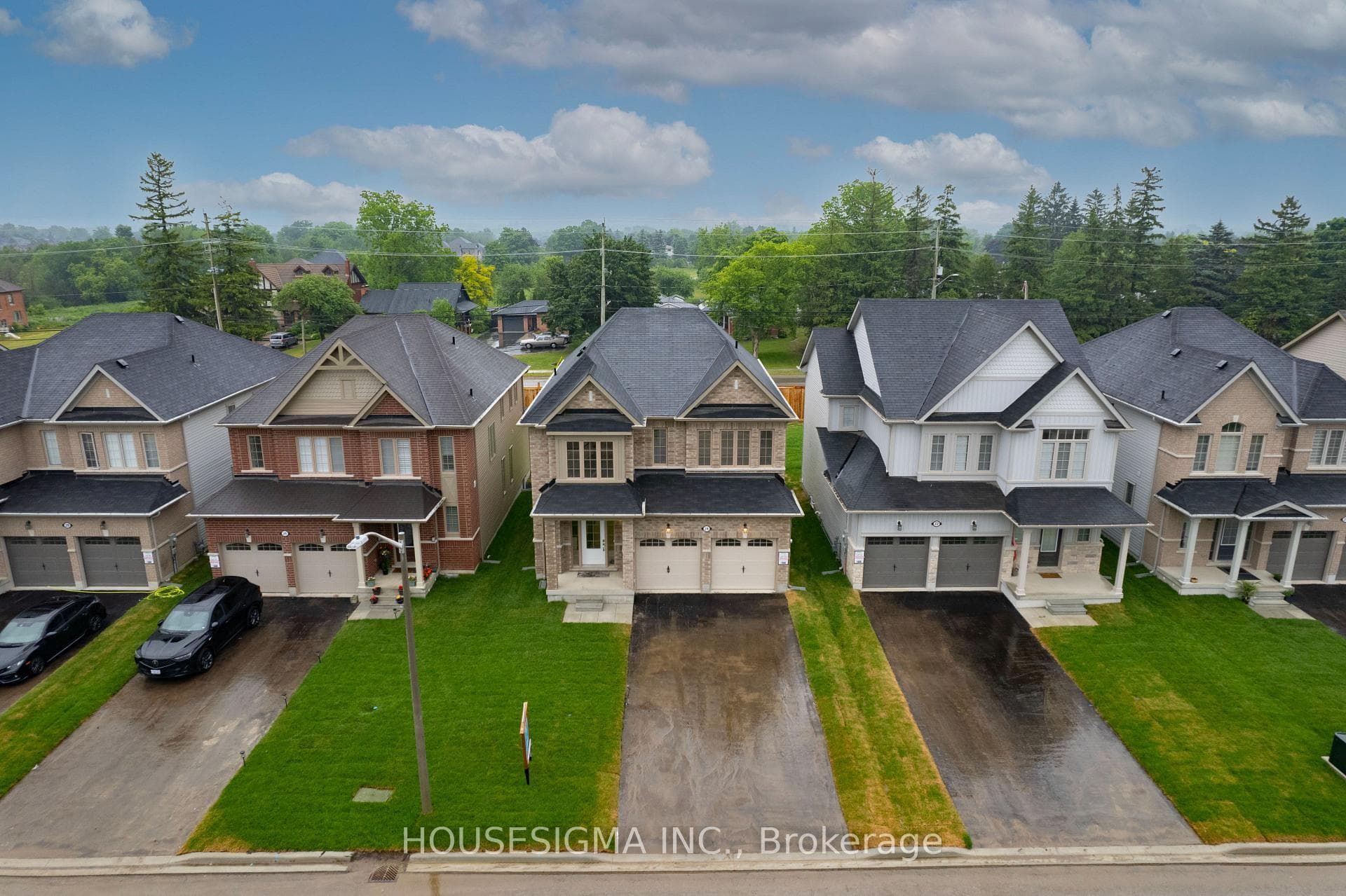 24 Hennessey Crescent photo 17