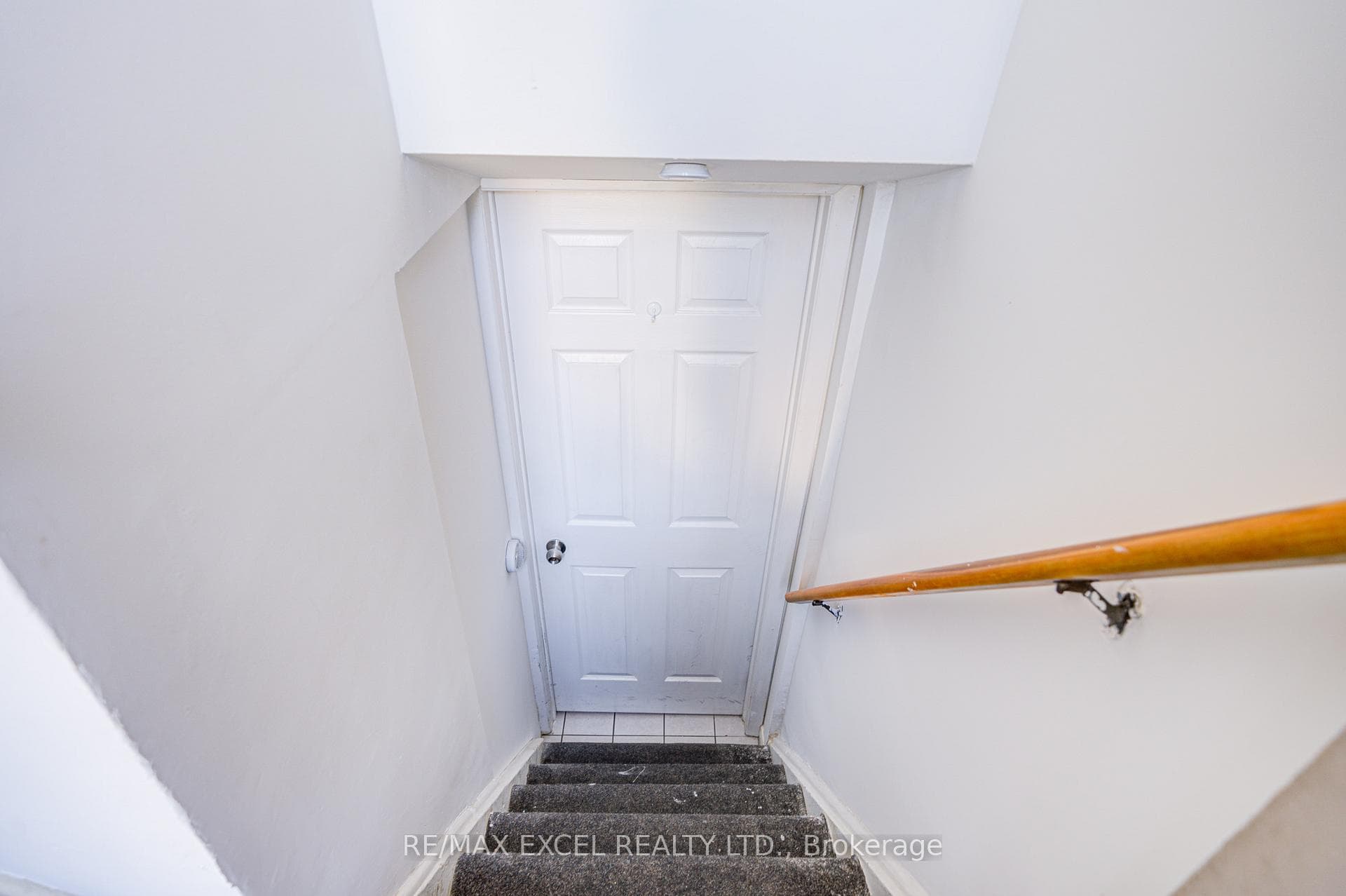 523 Delaware Avenue photo 37