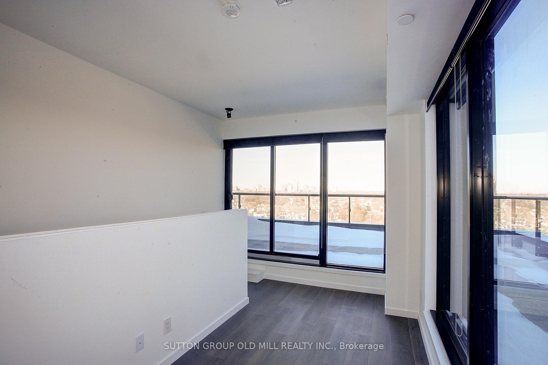 7 Smith Crescent Unit 819 photo 22