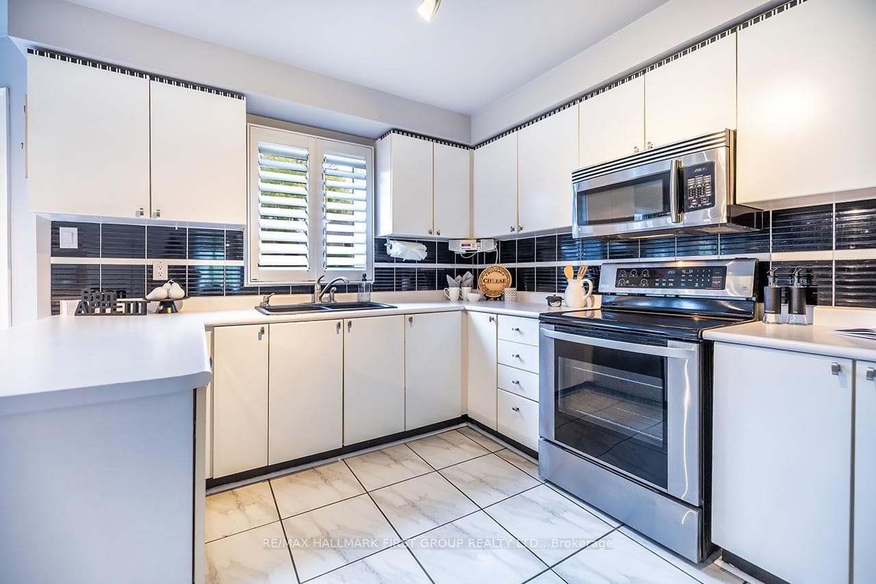 1 Watersdown Crescent photo 17