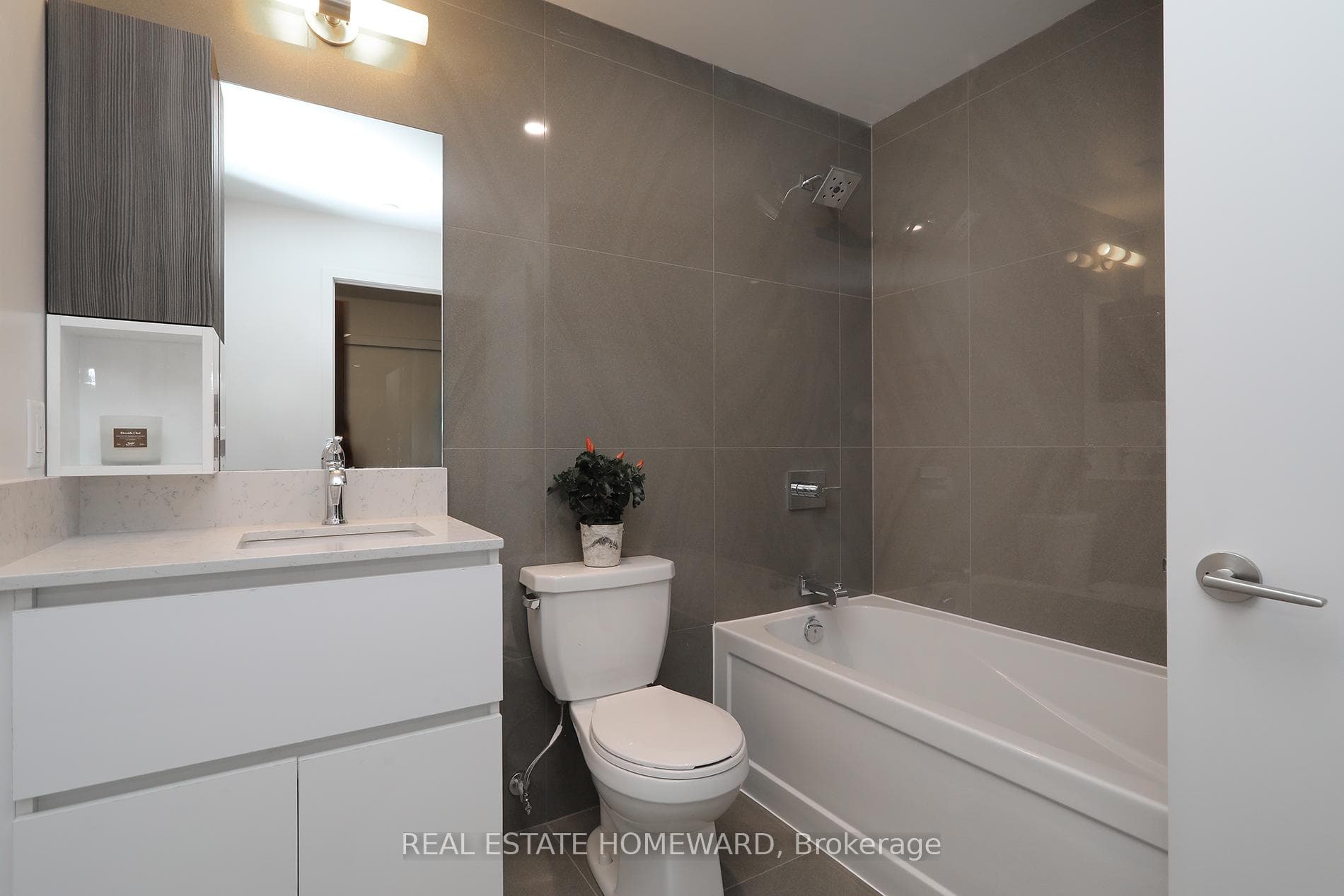 665 Queen Street Unit 414 photo 25