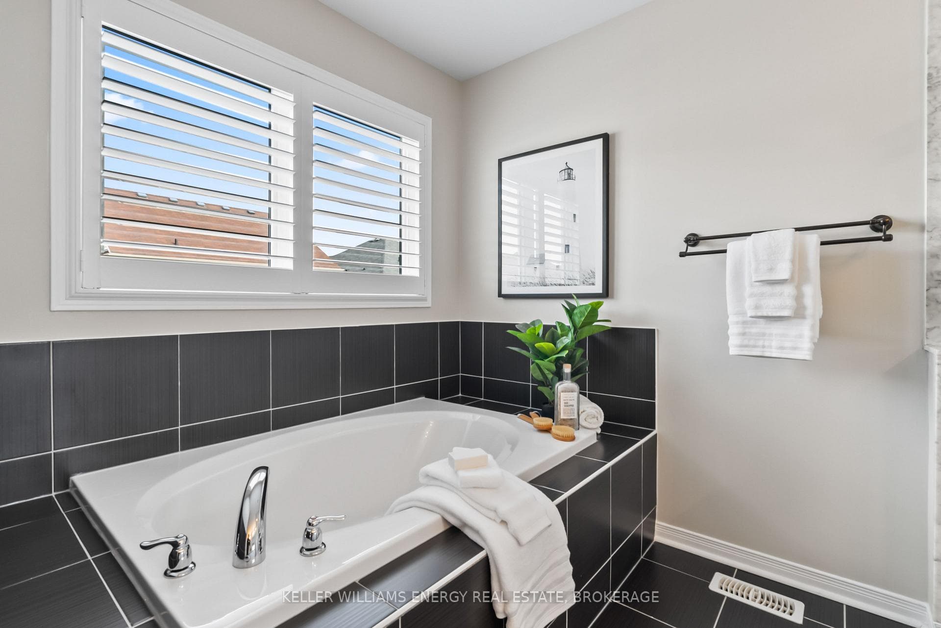 196 Kenneth Cole Drive photo 23