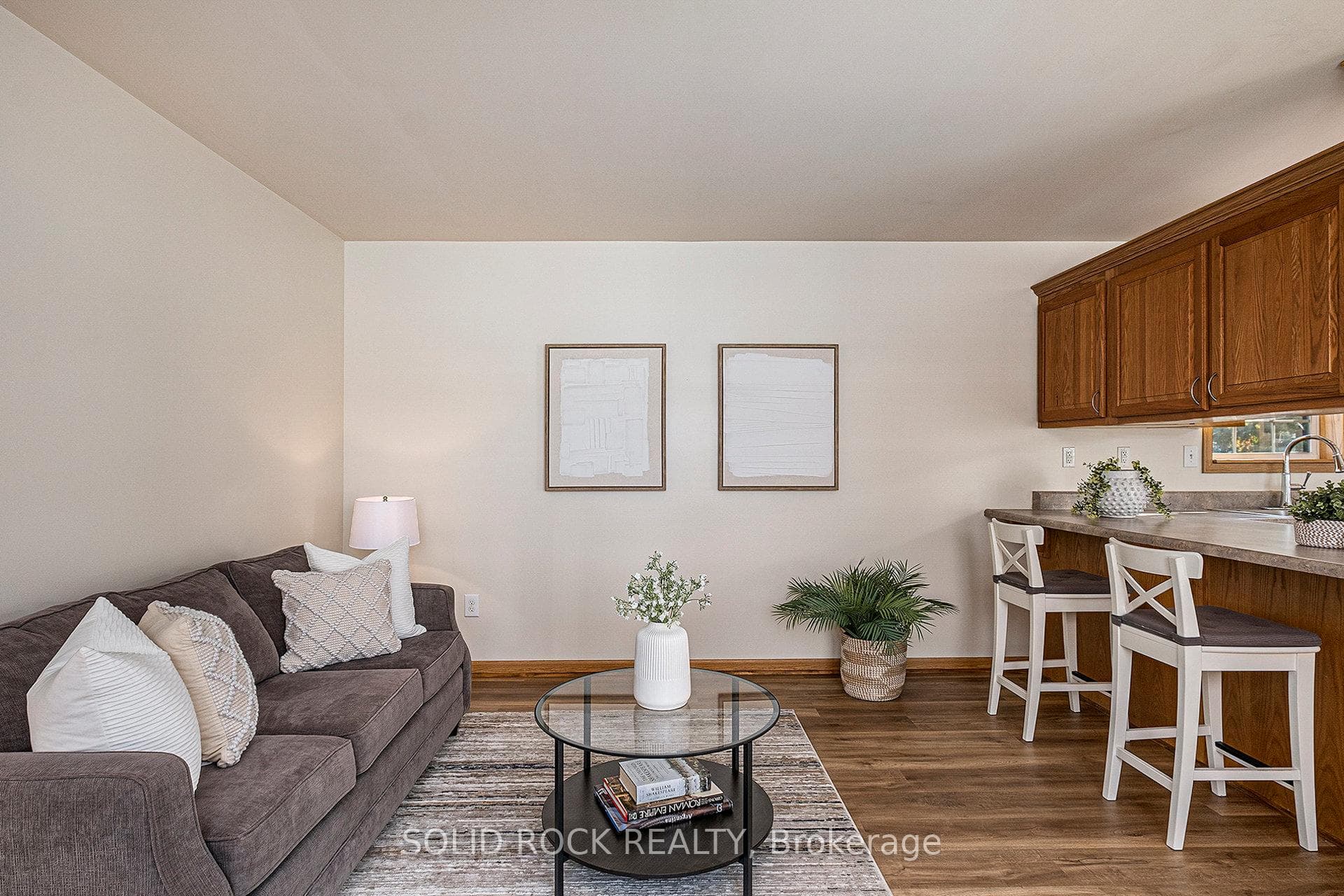 65 Vanier Road photo 4