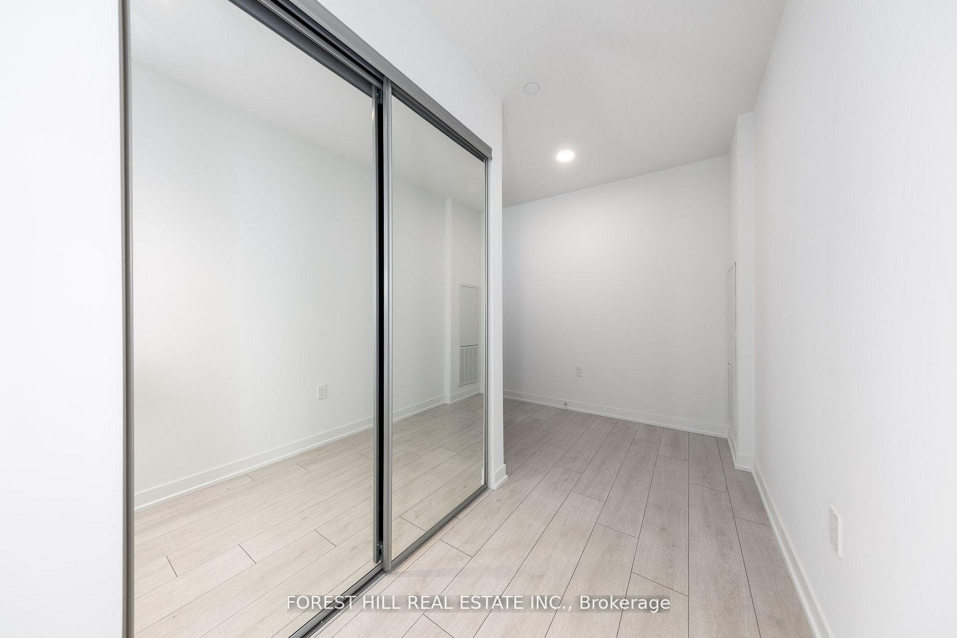 39 Mary Street Unit 2709 photo 24