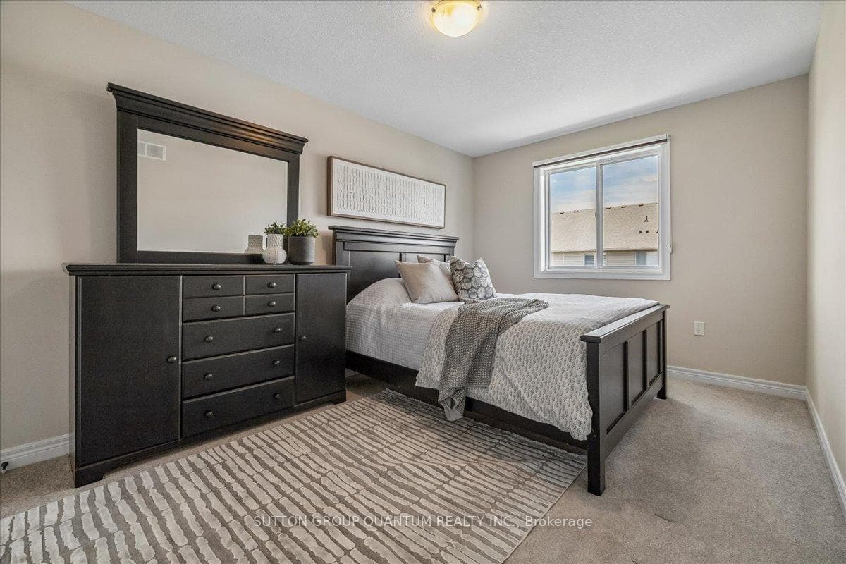 92 Garinger Crescent photo 25