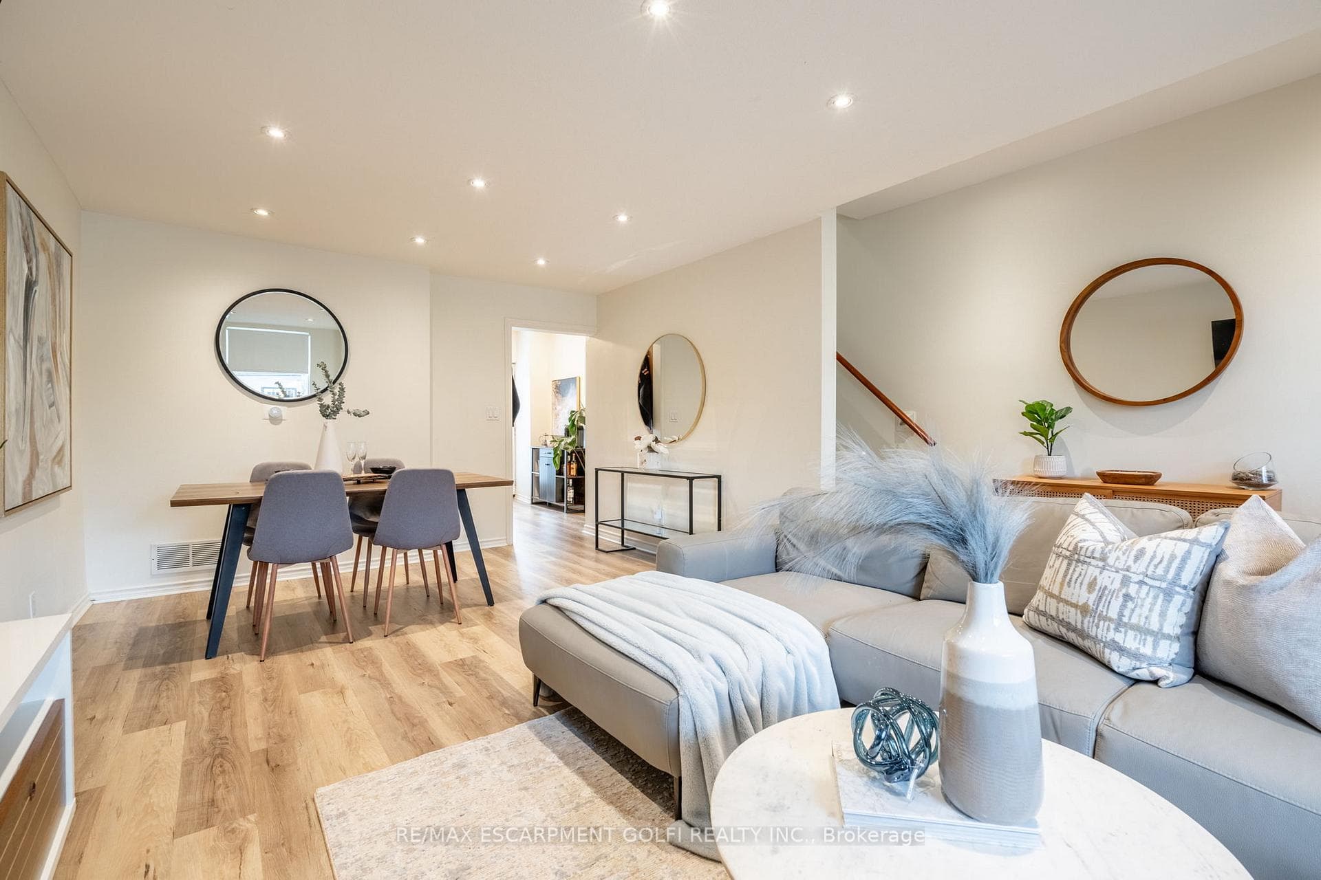 22 Bayfield Avenue photo 8