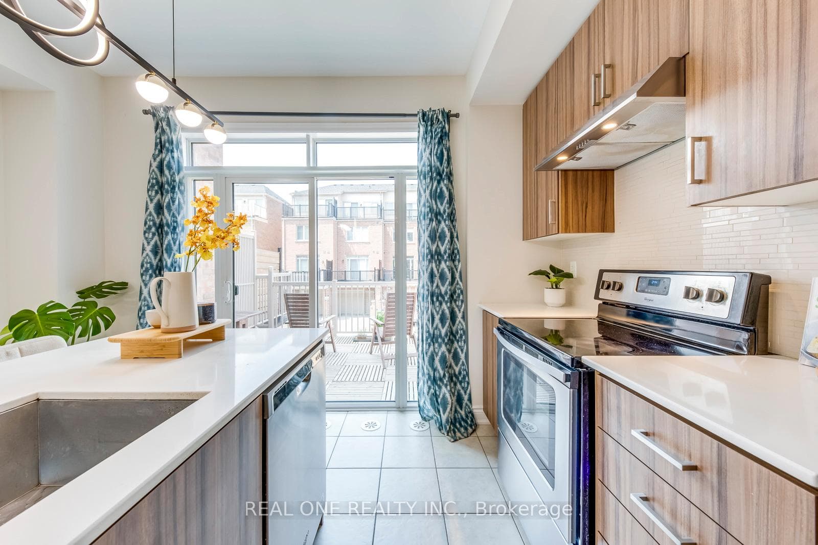 69 Edward Horton Crescent photo 13