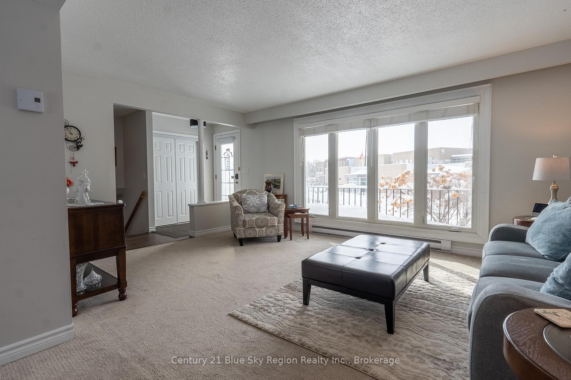 1360 Cedargrove Drive photo 4
