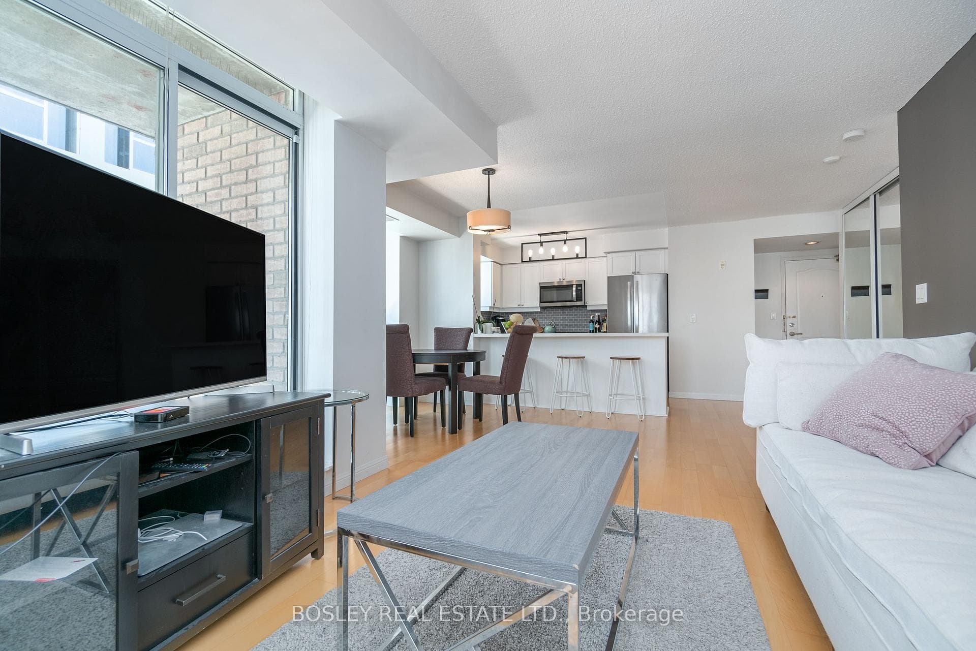 18 Stafford Street Unit 713 photo 8