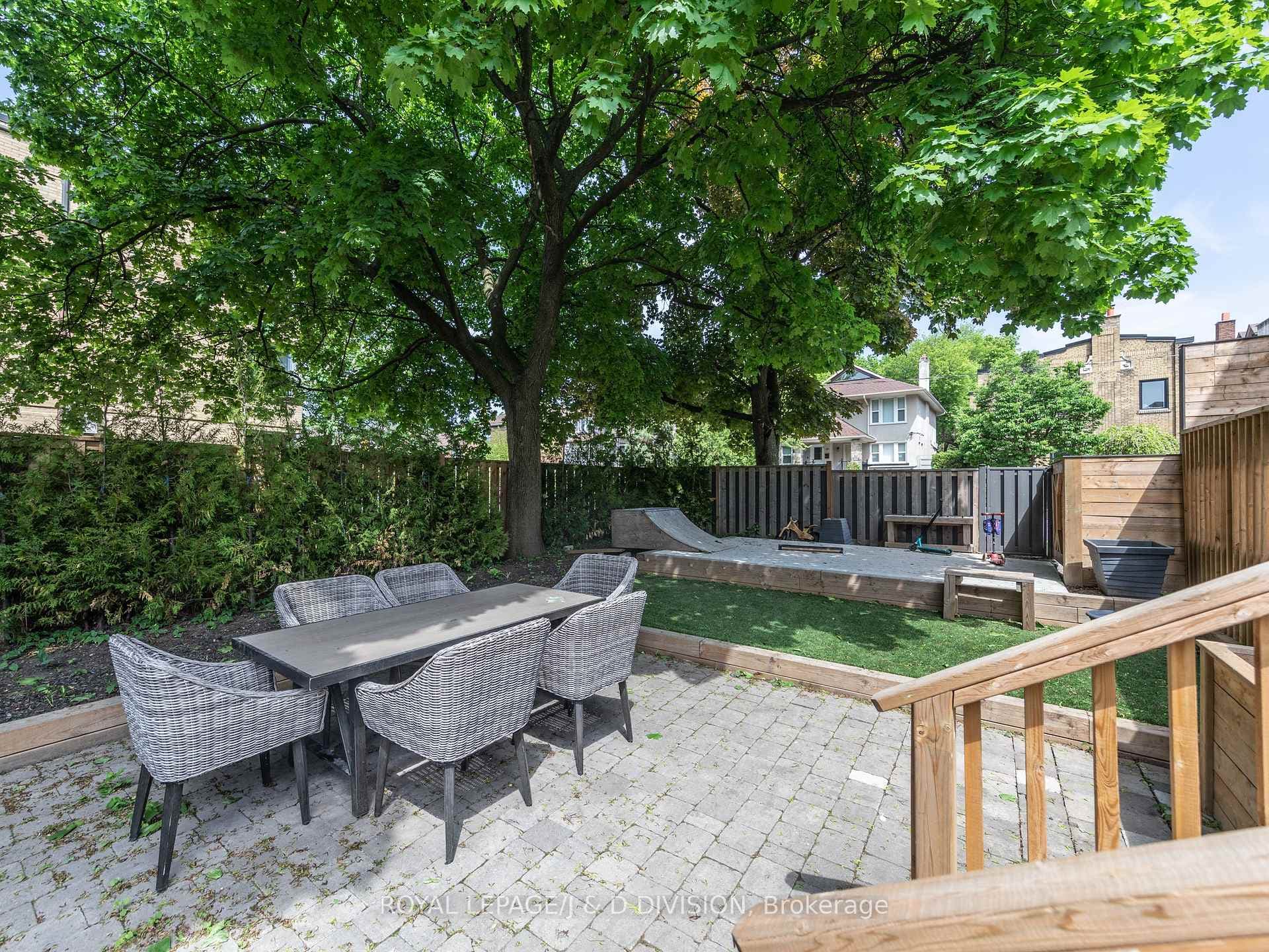 128 Highbourne Road photo 33