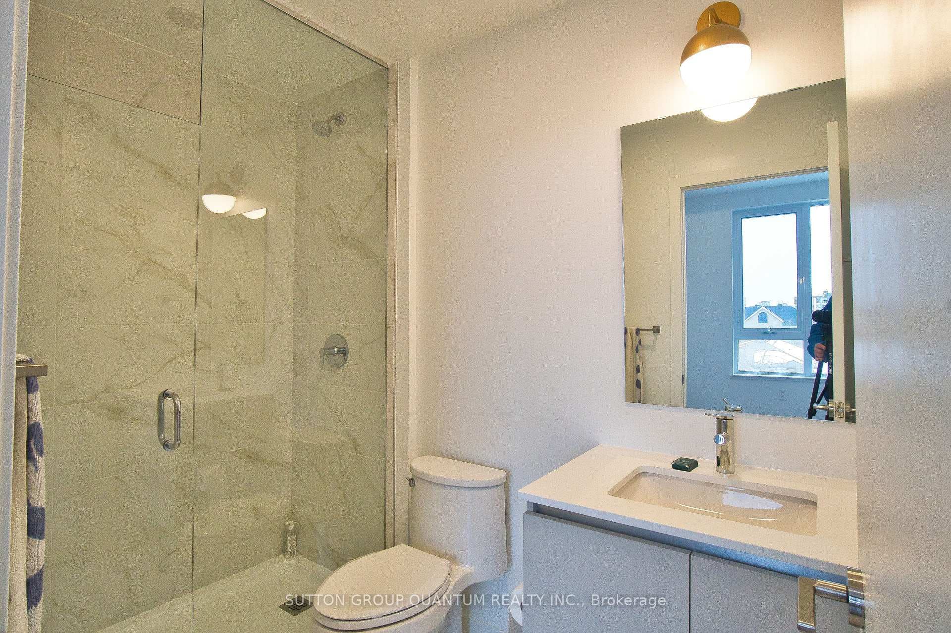 395 Dundas Street Unit 207 photo 15