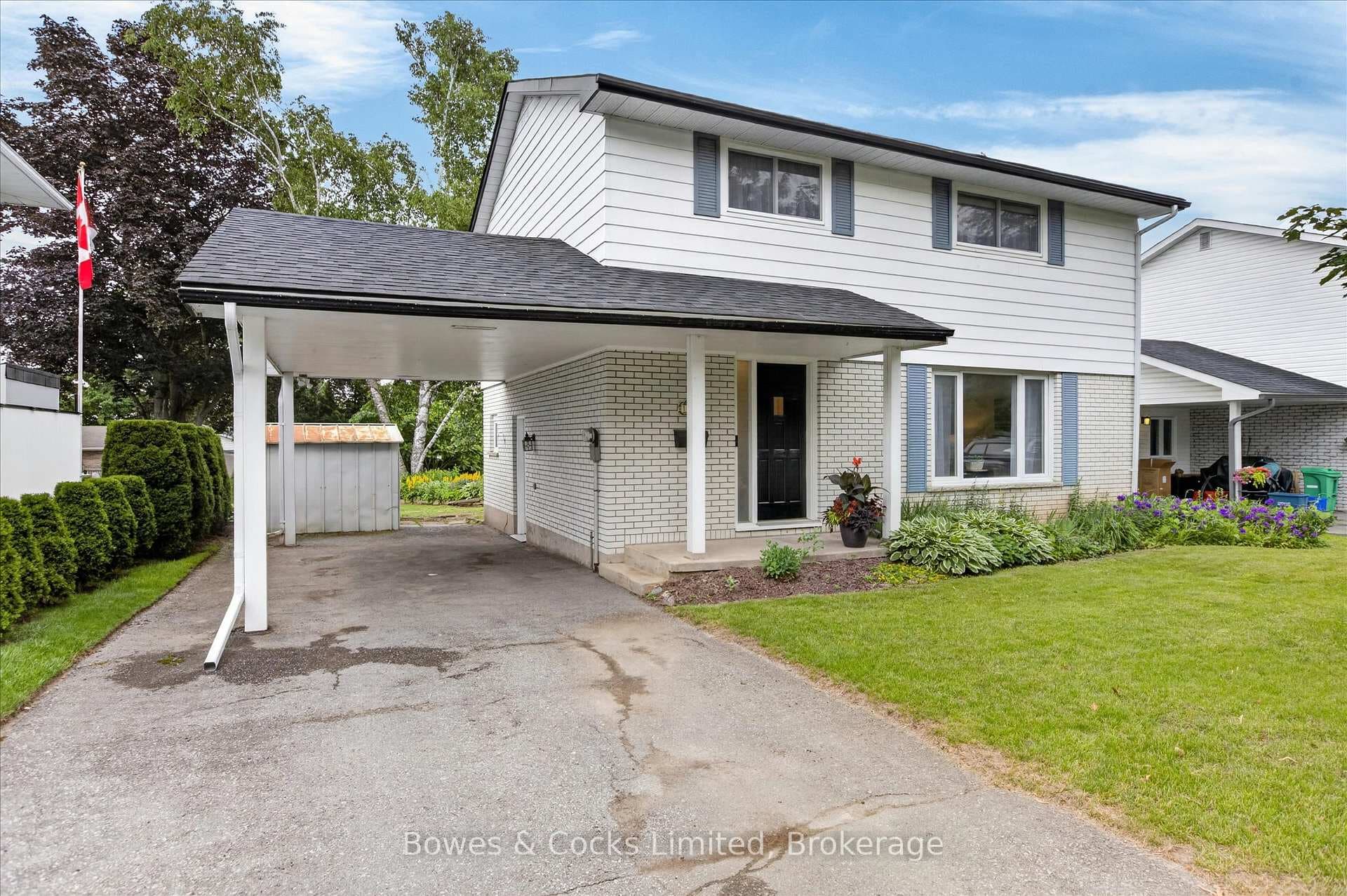1228 Bathurst Street photo 1