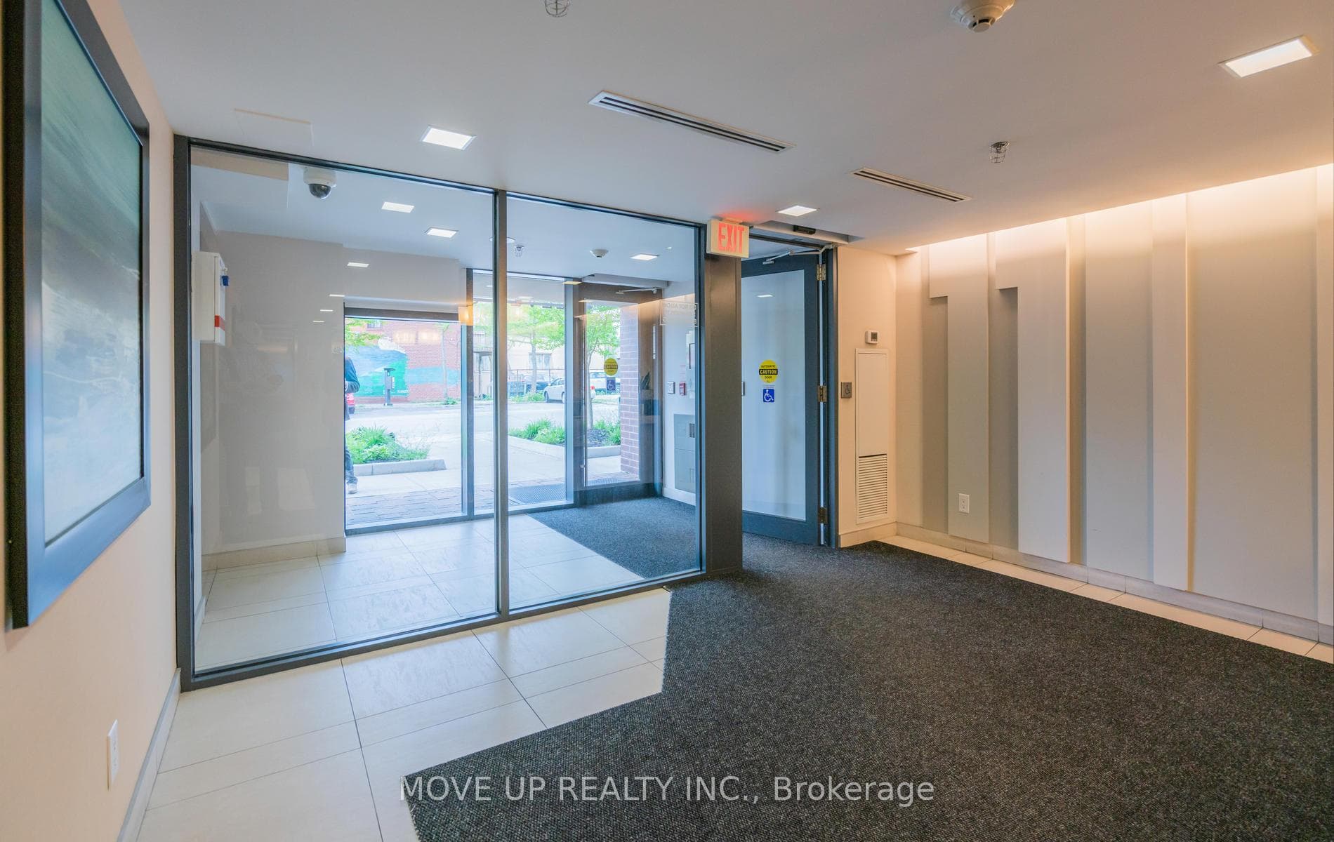 11 Superior Avenue Unit 807 photo 2