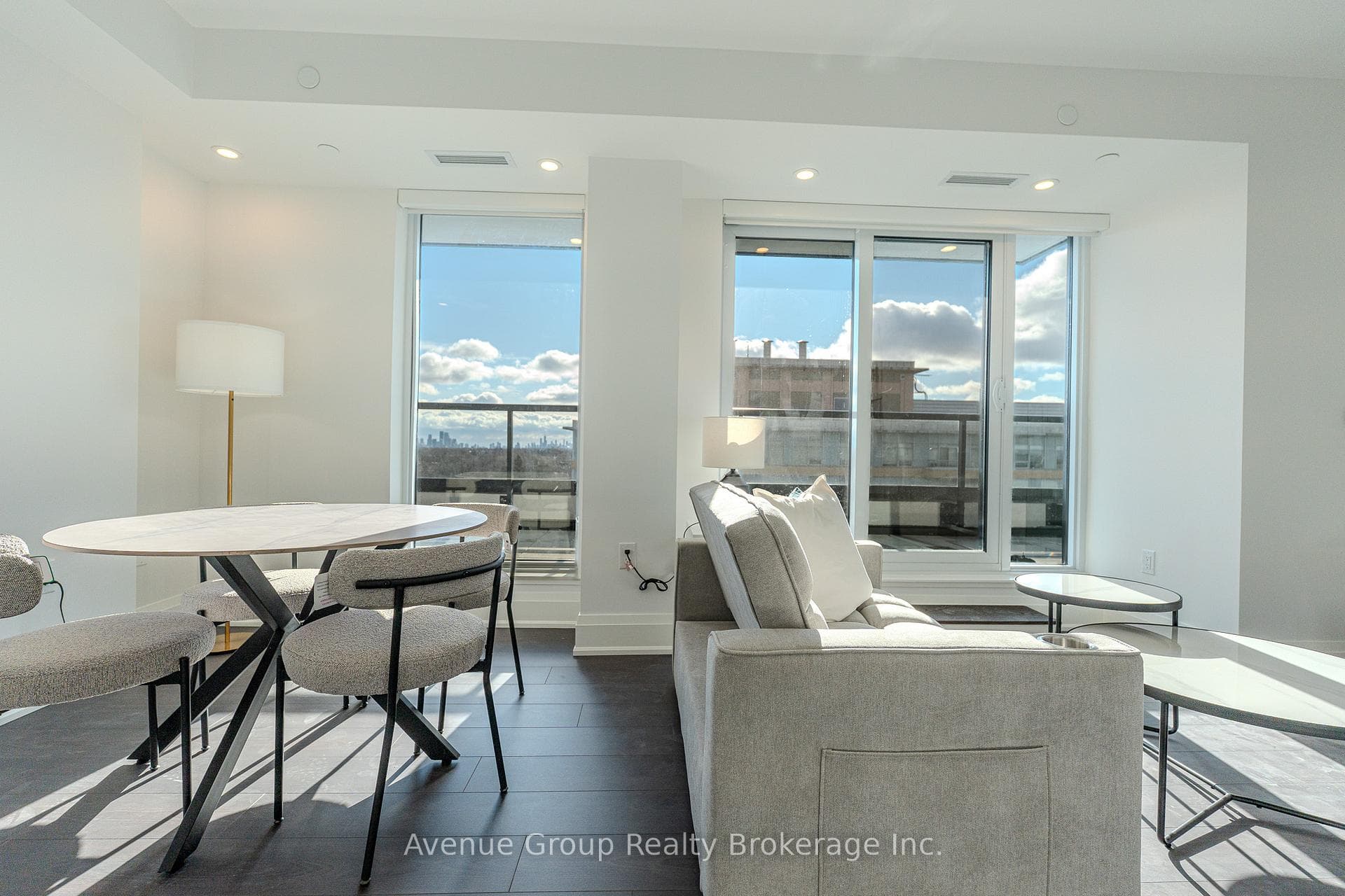 700 Sheppard Avenue Unit 810 photo 7