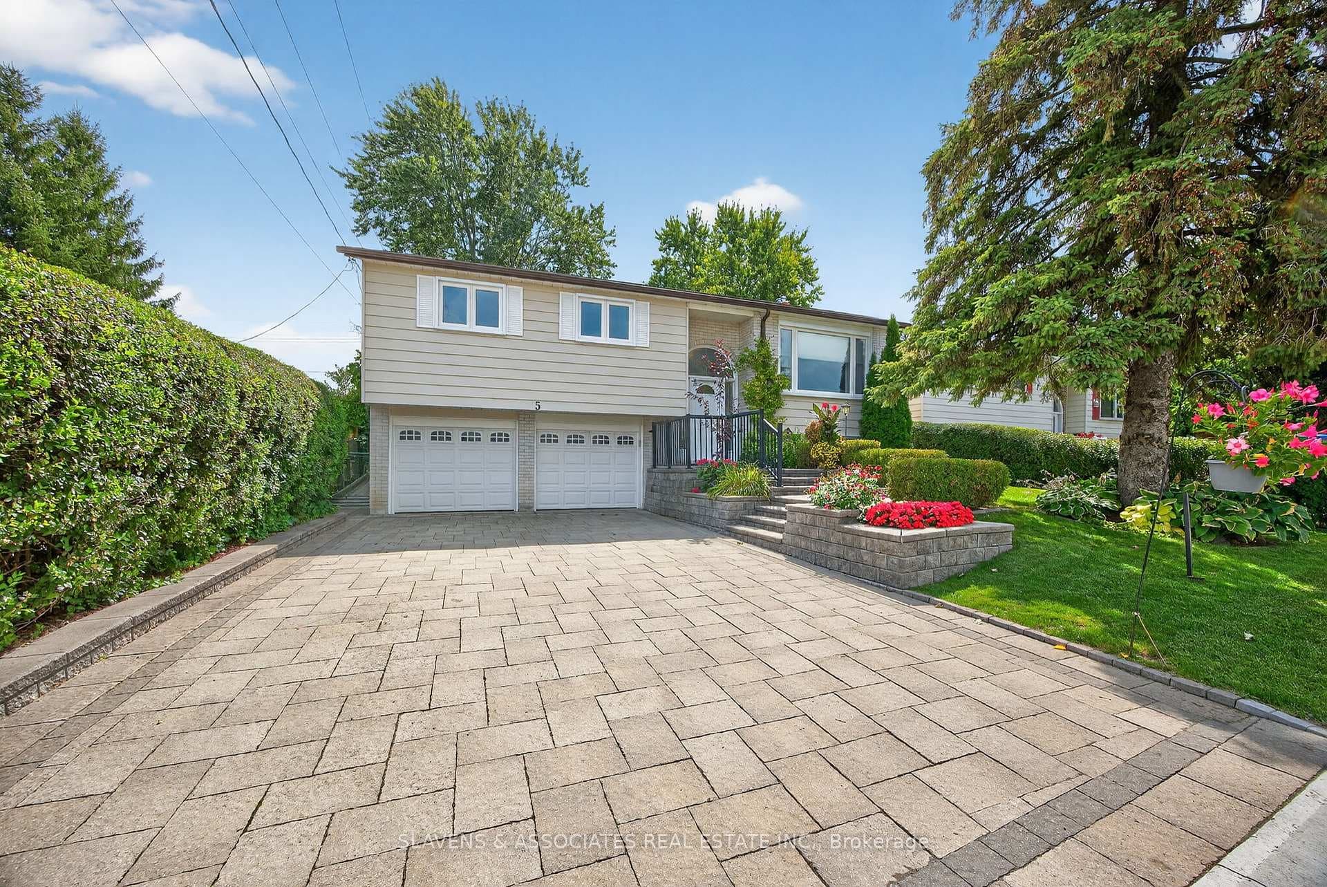 5 Rogers Road photo 2