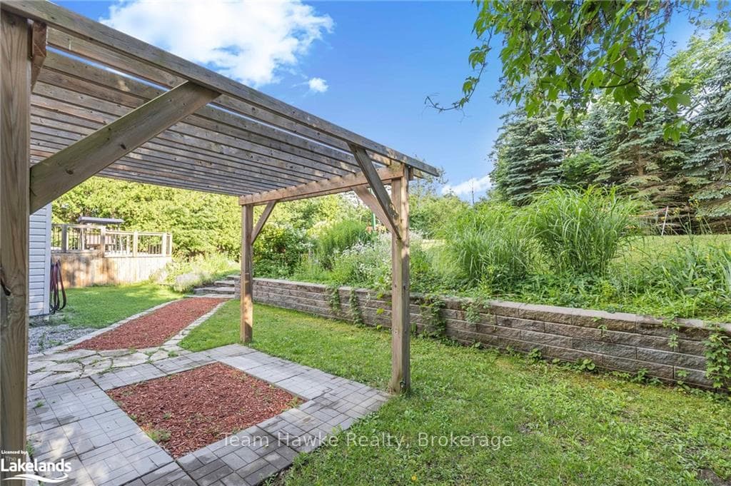 102 GEORGIAN MANOR Drive photo 43