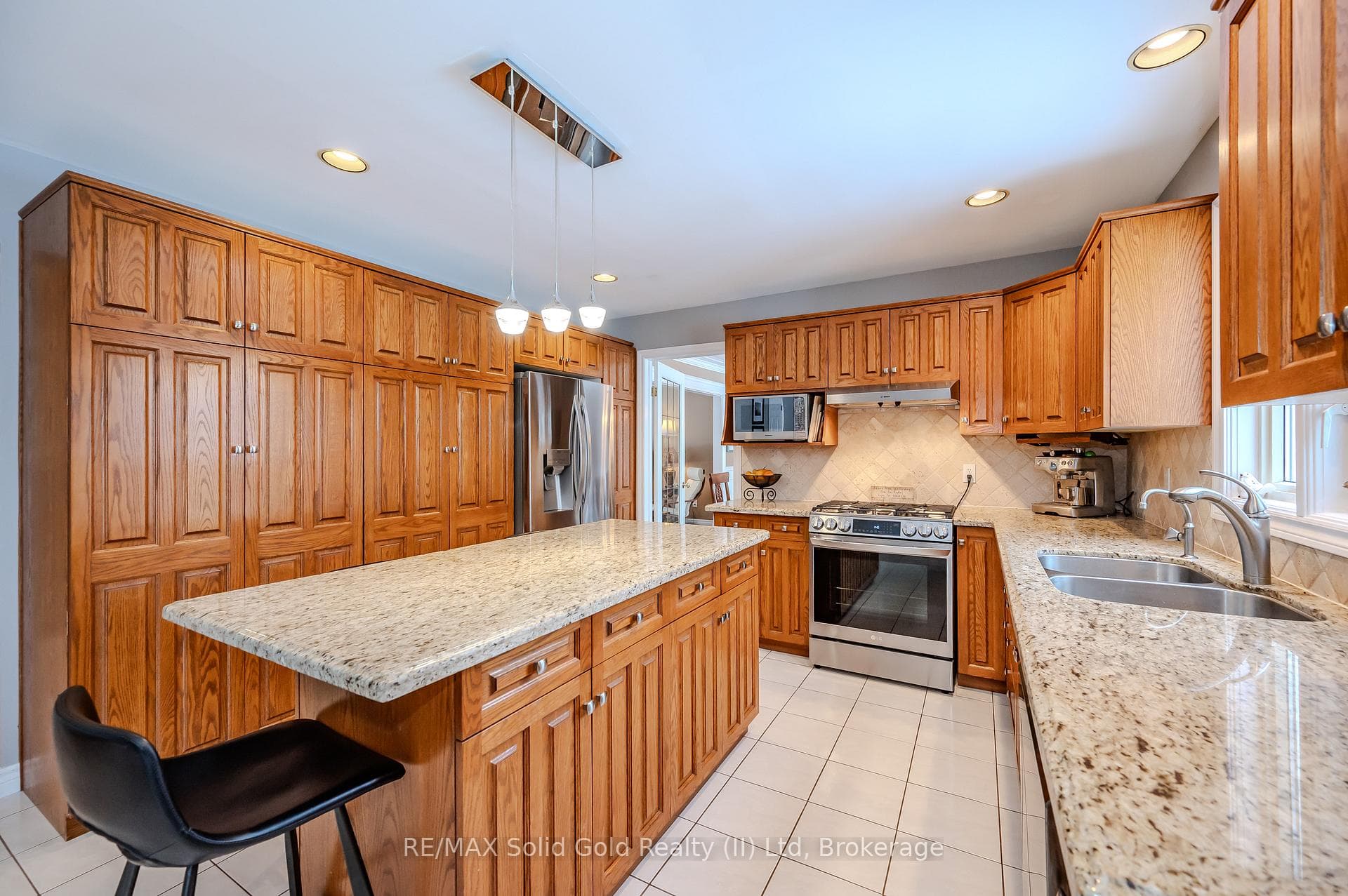 586 Guildwood Place photo 12