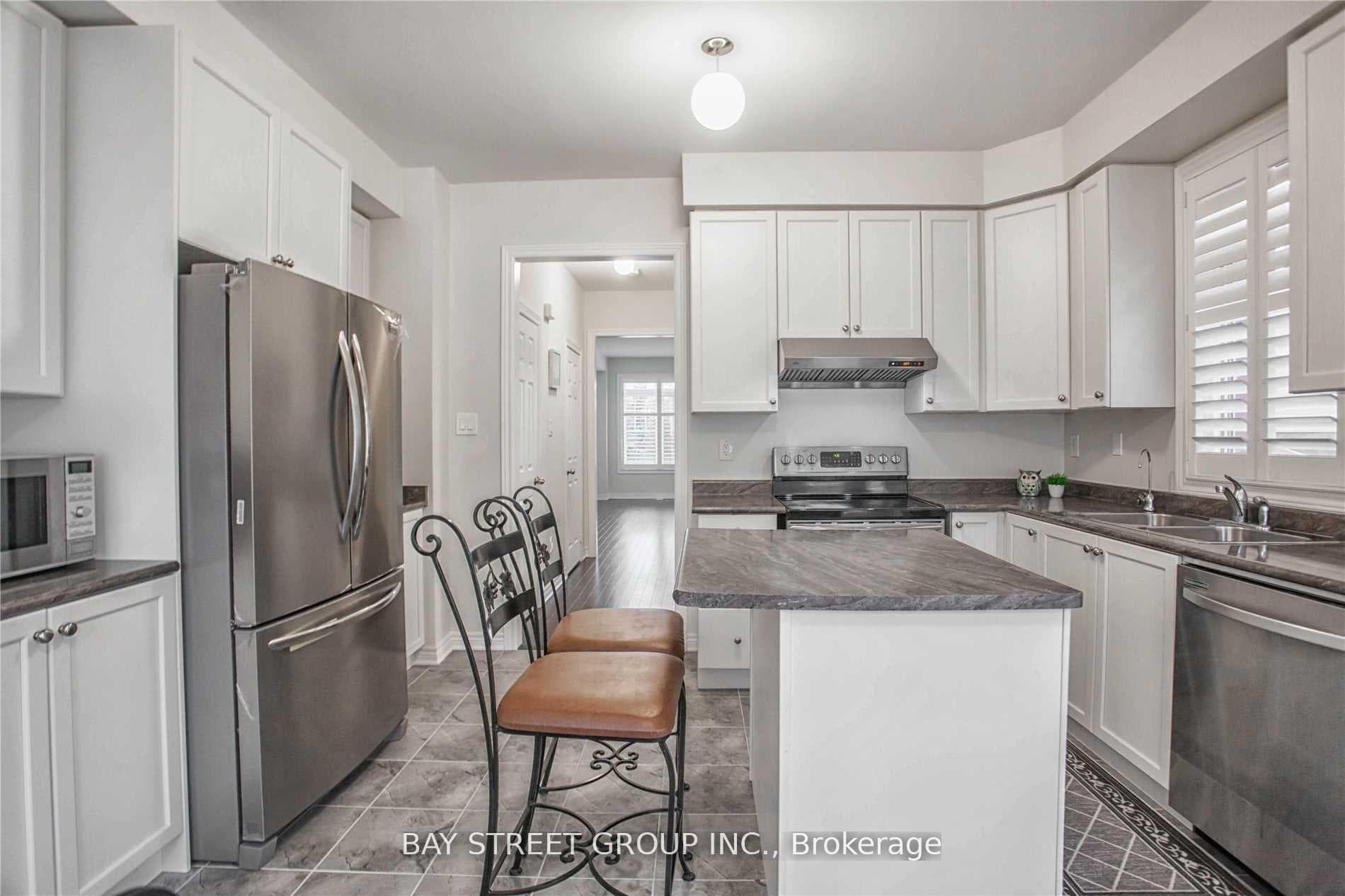 133 Dundas Way photo 6